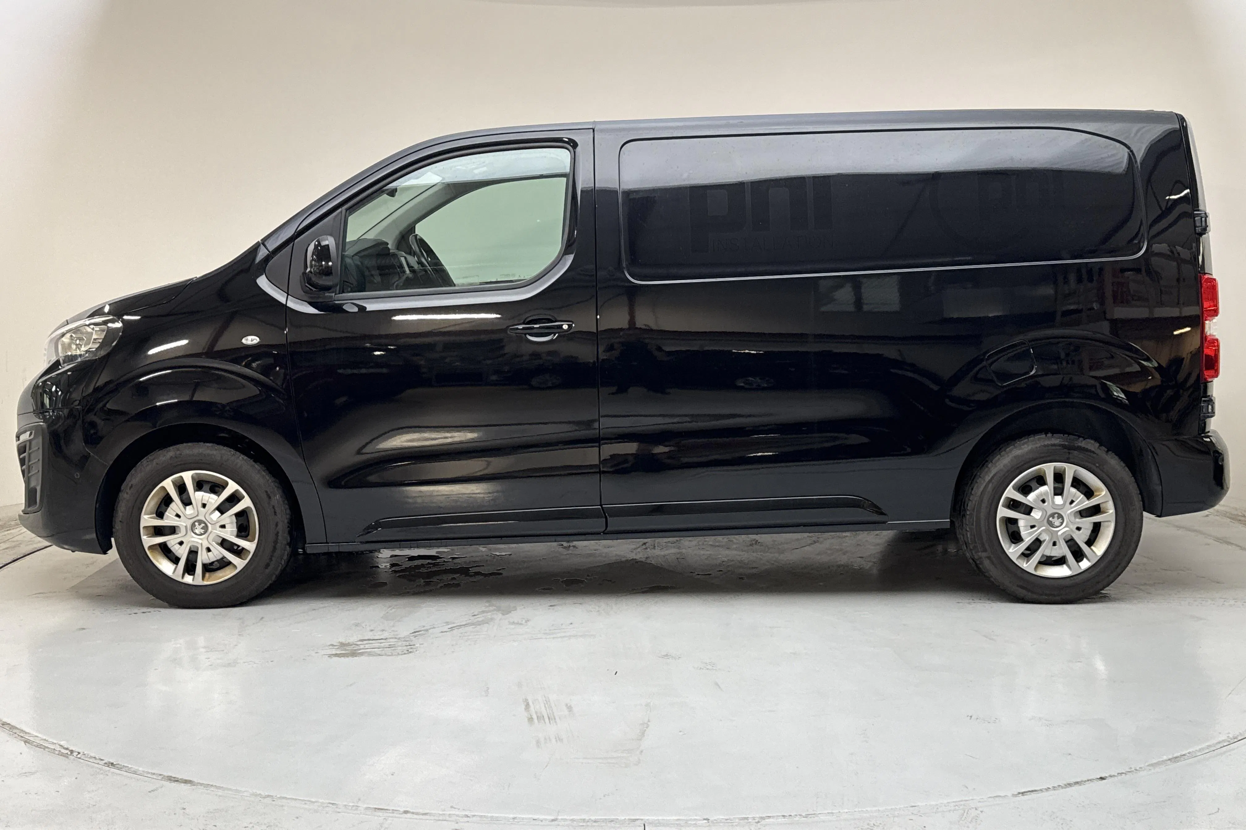Presentation photo 2 of 12: Peugeot Expert BlueHDi Skåp (145hk) - 128 900 km - Automatic - black - 2022