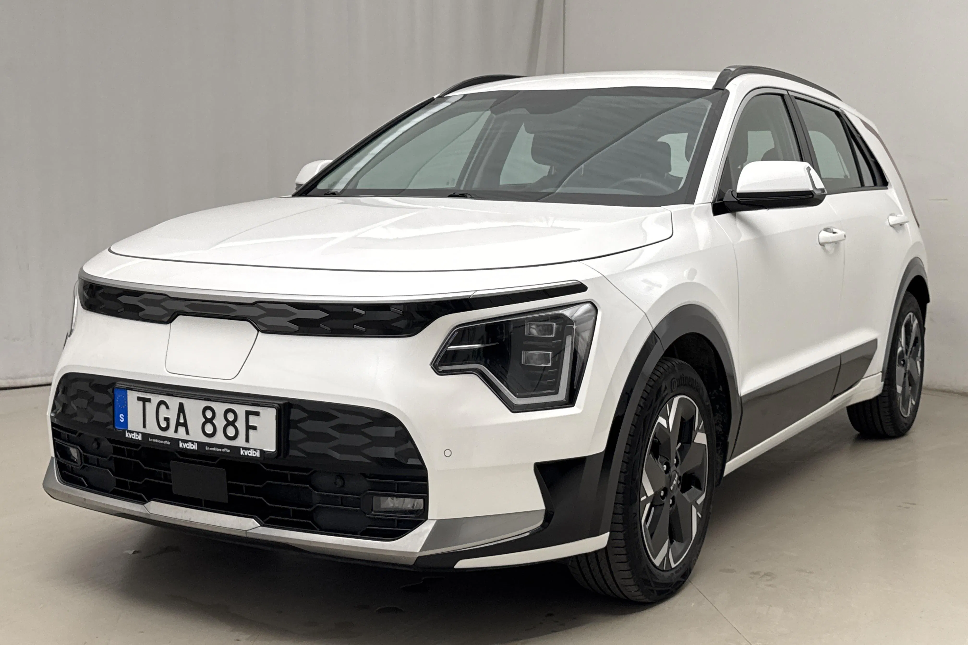 Presentationsfoto 1 av 19: KIA Niro EV 65kWh (204hk) - 5 482 mil - Automat - vit - 2023