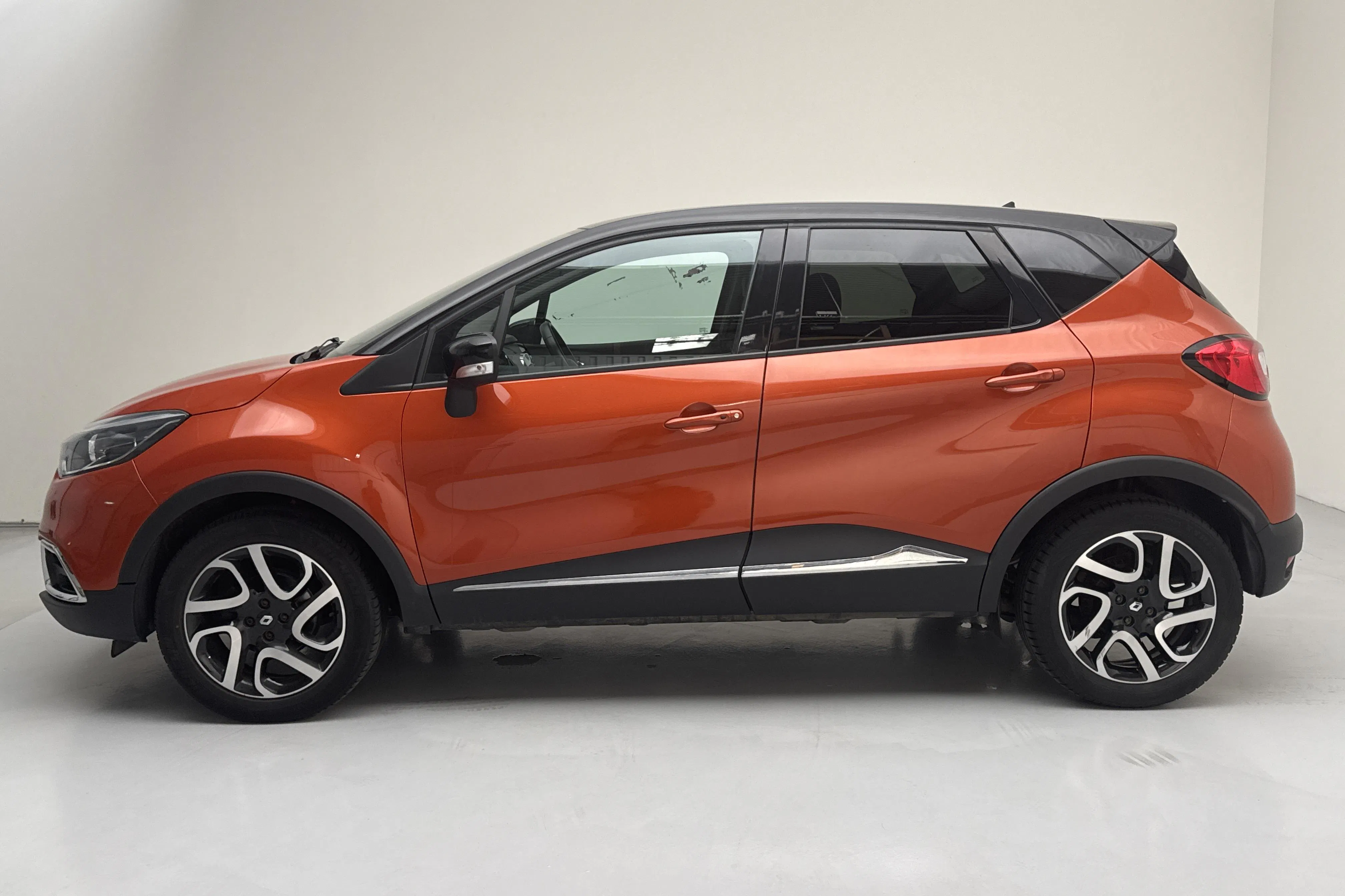 Presentation photo 2 of 13: Renault Captur 0.9 TCe (90hk) - 42 660 km - Manual - 2015
