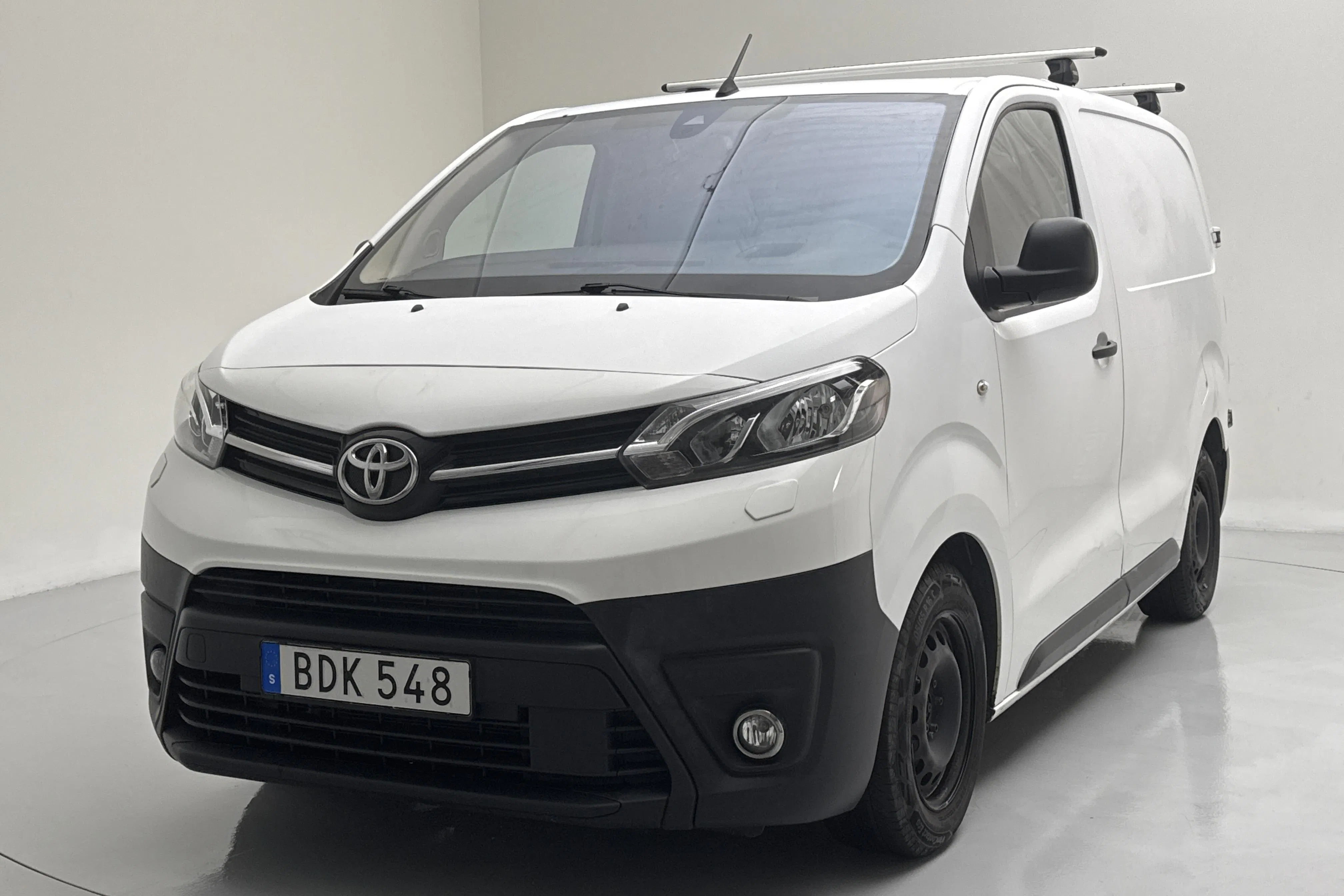 Presentation photo 1 of 12: Toyota PROACE 1.6 (95hk) - 204 950 km - Manual - white - 2017