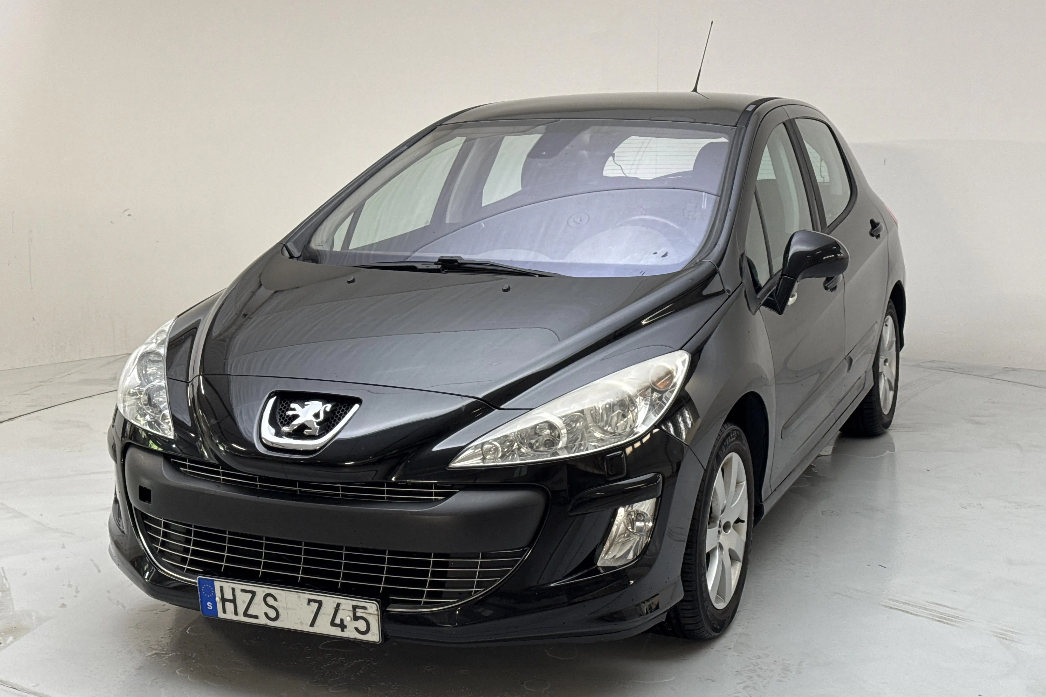 Presentationsfoto 1 av 14: Peugeot 308 1.6 Turbo 5dr (150hk) - 17 308 mil - Manuell - svart - 2009