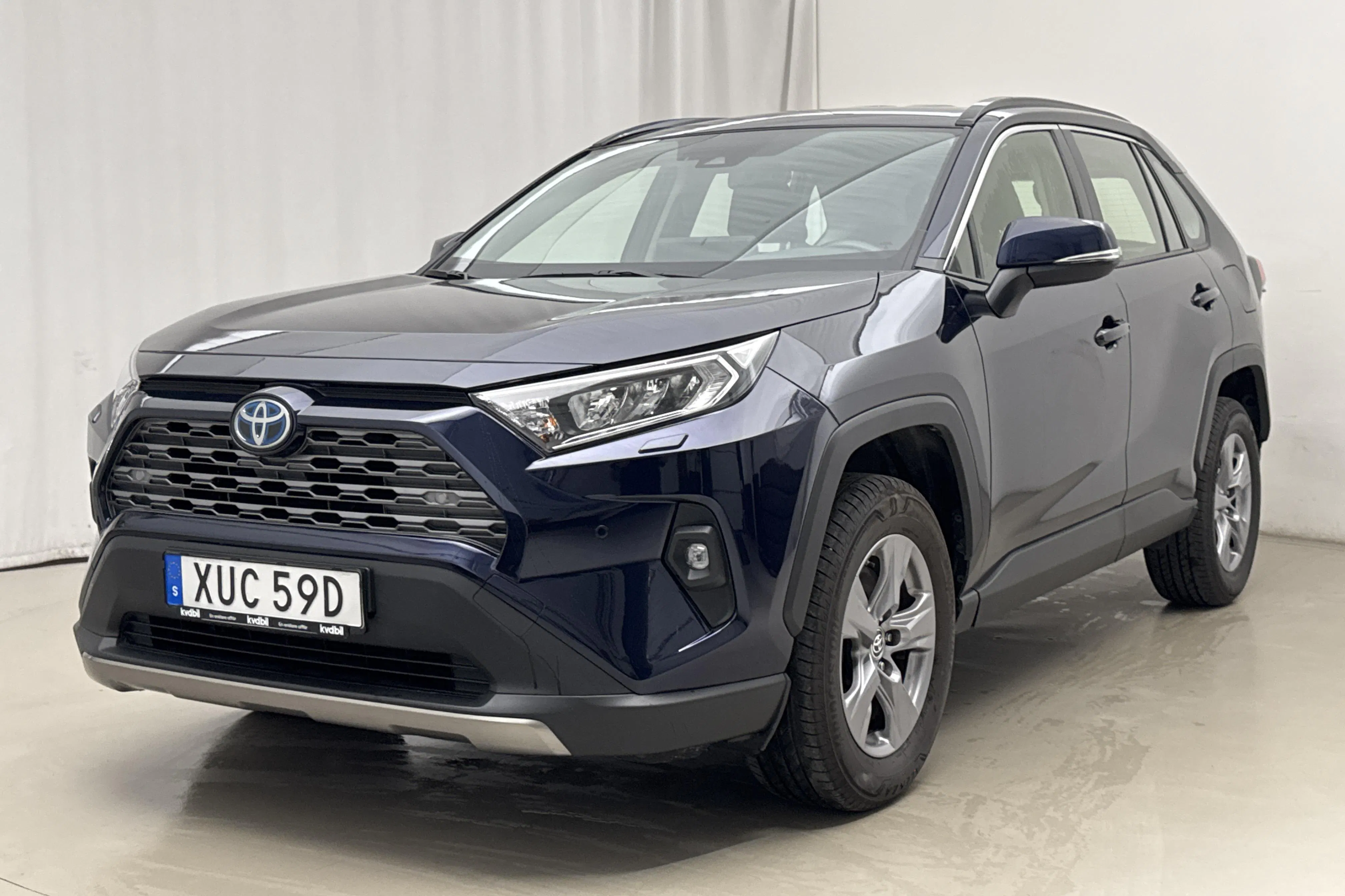 Presentation photo 1 of 16: Toyota RAV4 2.5 HSD AWD (222hk) - 6 339 Scandinavian mile - Automatic - dark blue - 2024
