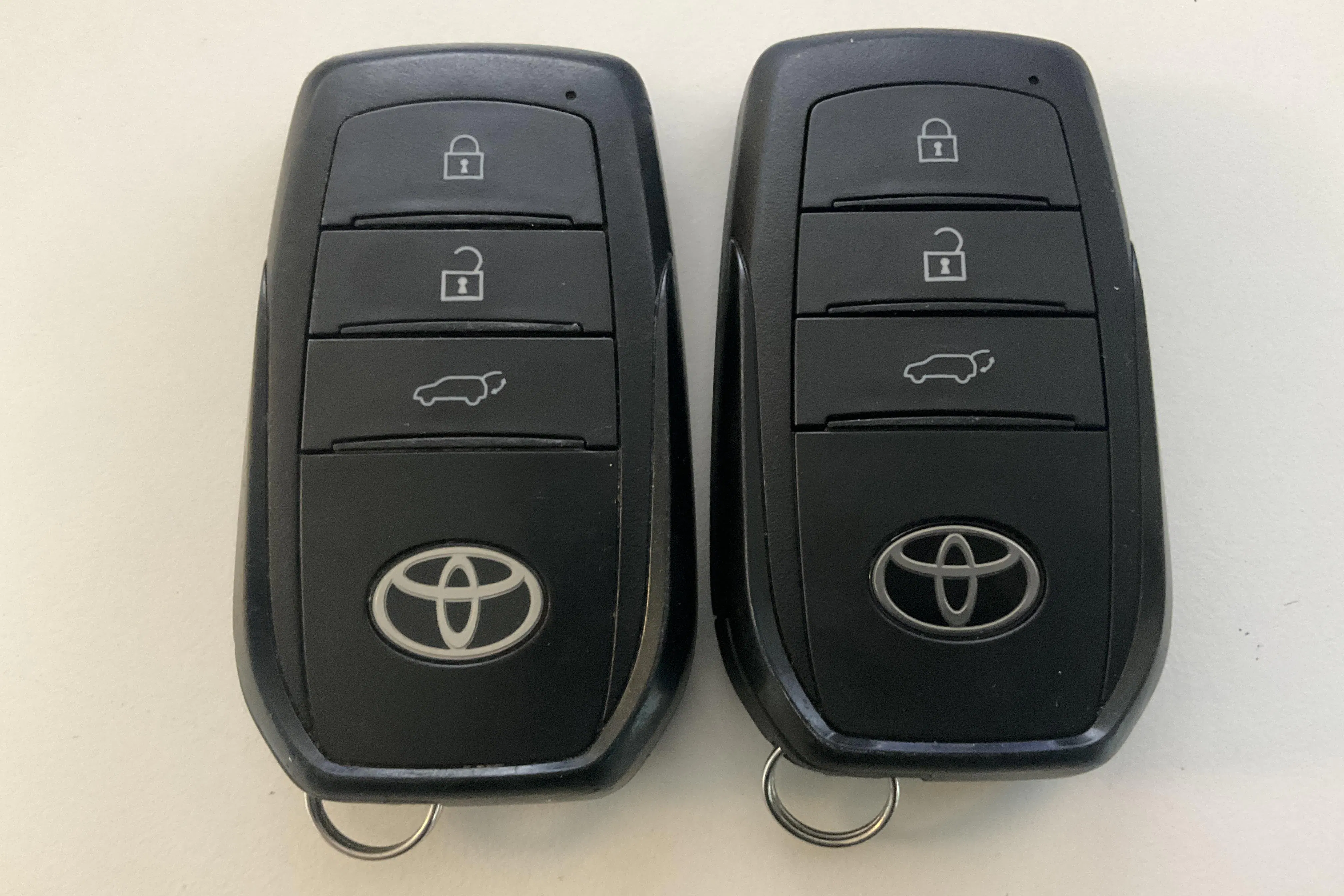 Presentation photo 16 of 16: Toyota RAV4 2.5 HSD AWD (222hk) - 6 339 Scandinavian mile - Automatic - dark blue - 2024