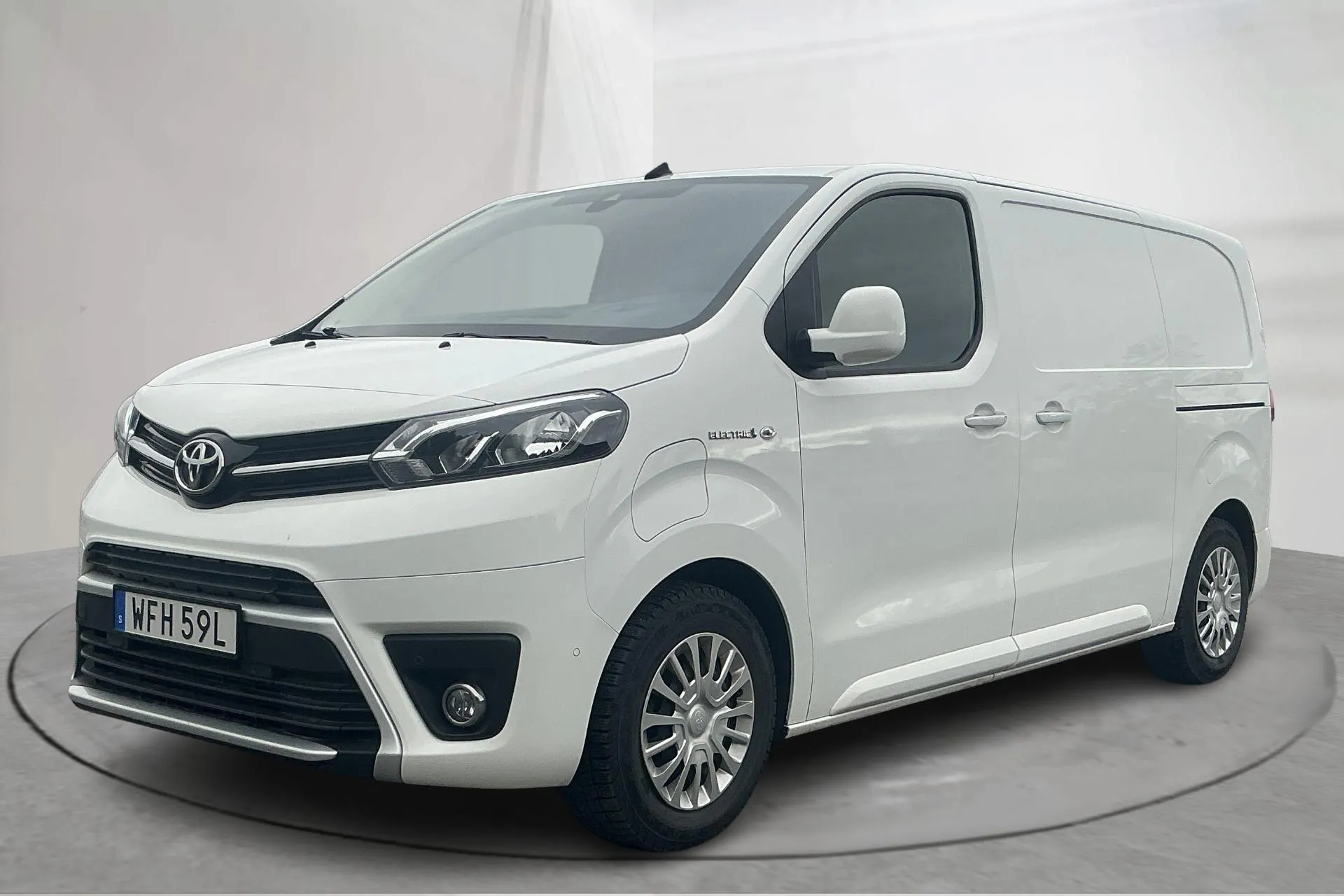 Presentation photo 1 of 17: Toyota PROACE Electric 75kWh (136hk) - 47 380 km - Automatic - white - 2021