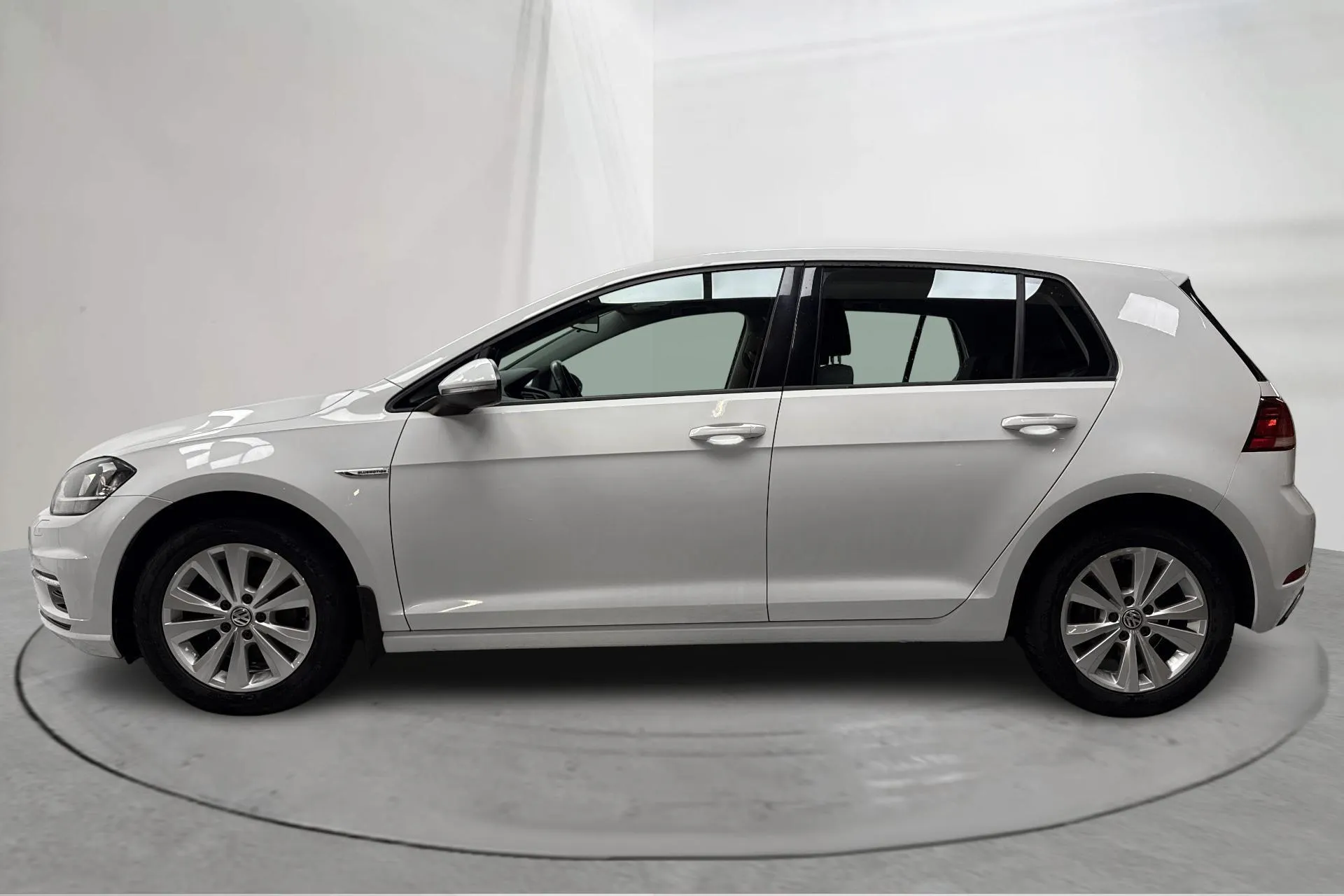 Esitlusfoto 2 aadressil 14: VW Golf VII 1.4 TGI 5dr (110hk) - 66 290 km - Käsitsi - valge - 2018