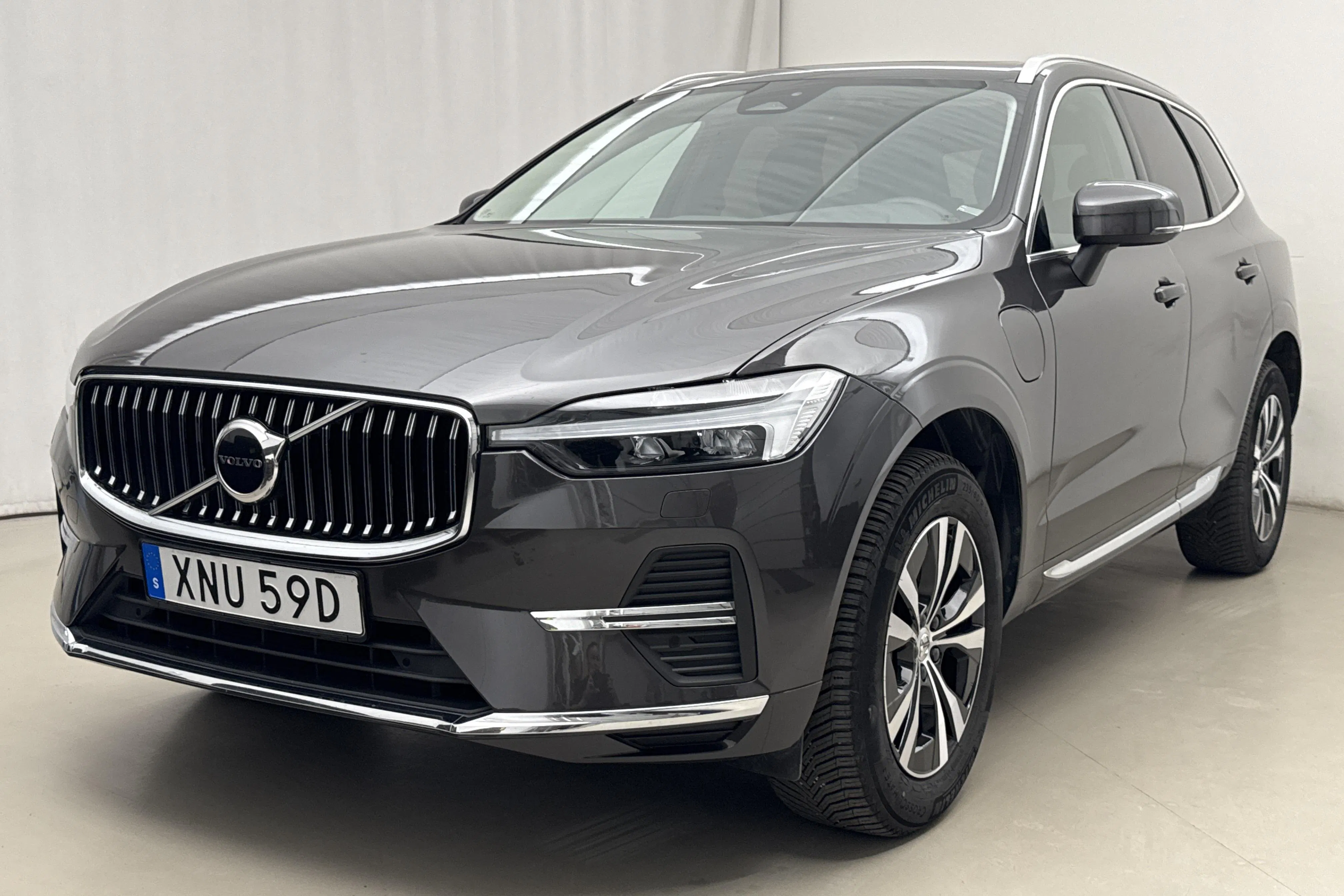 Presentation photo 1 of 25: Volvo XC60 T6 AWD Recharge (350hk) - 53 970 km - Automatic - gray - 2024