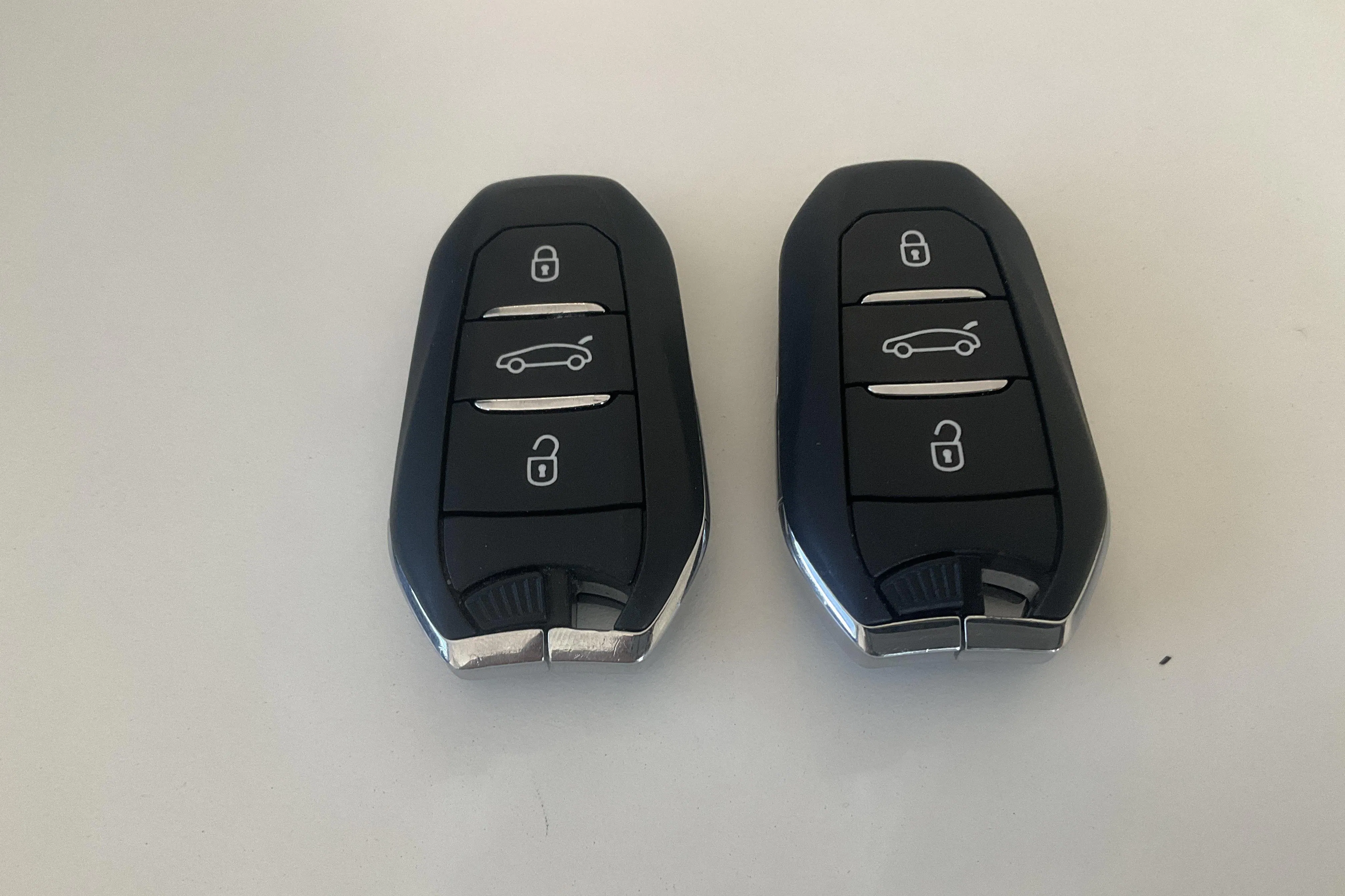 Presentationsfoto 19 av 19: Peugeot 408 PureTech (130hk) - 5 169 mil - Automat - blå - 2024