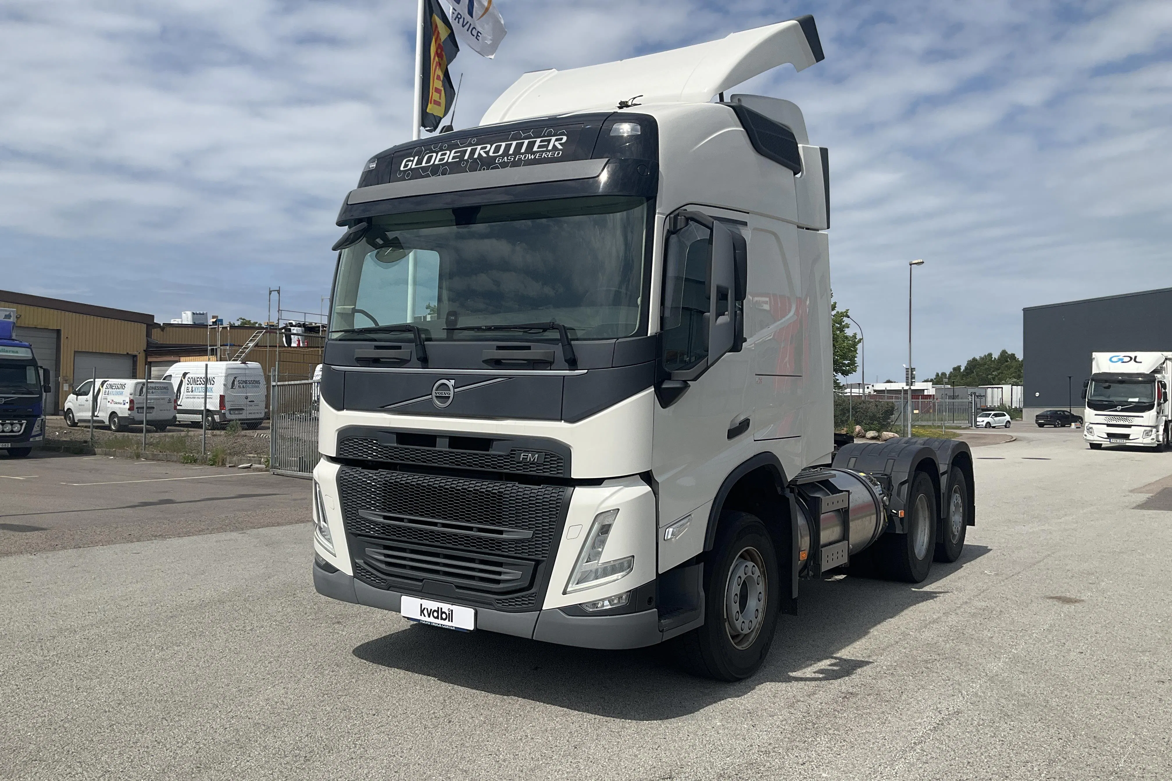 Presentation photo 1 of 42: VOLVO FM - 187 308 km - Automatic - green - 2021