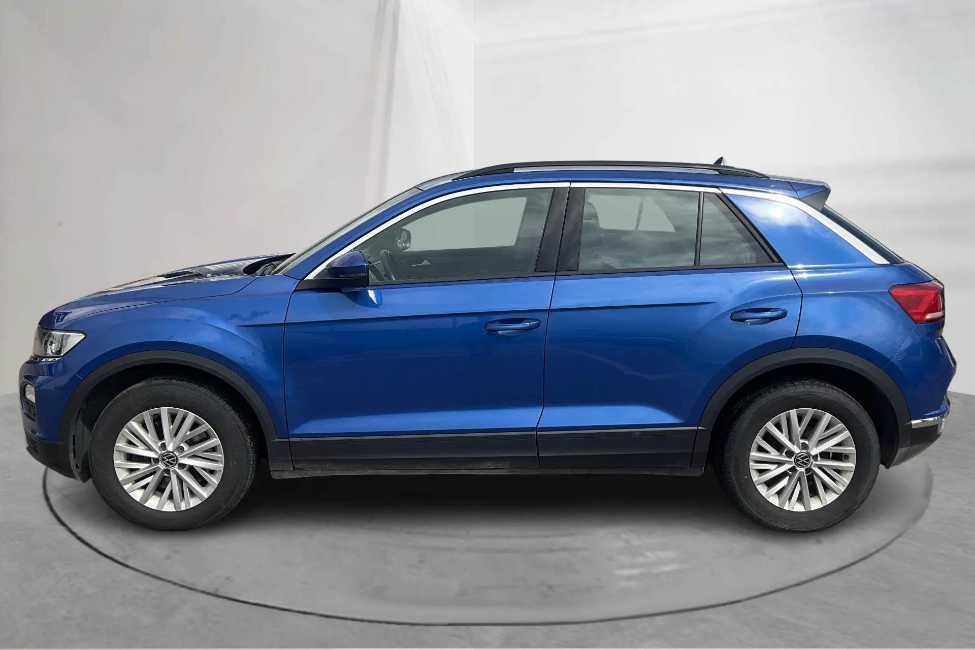 Presentation photo 2 of 14: VW T-Roc 2.0 TDI 4MOTION (150hk) - 150 760 km - Automatic - blue - 2021