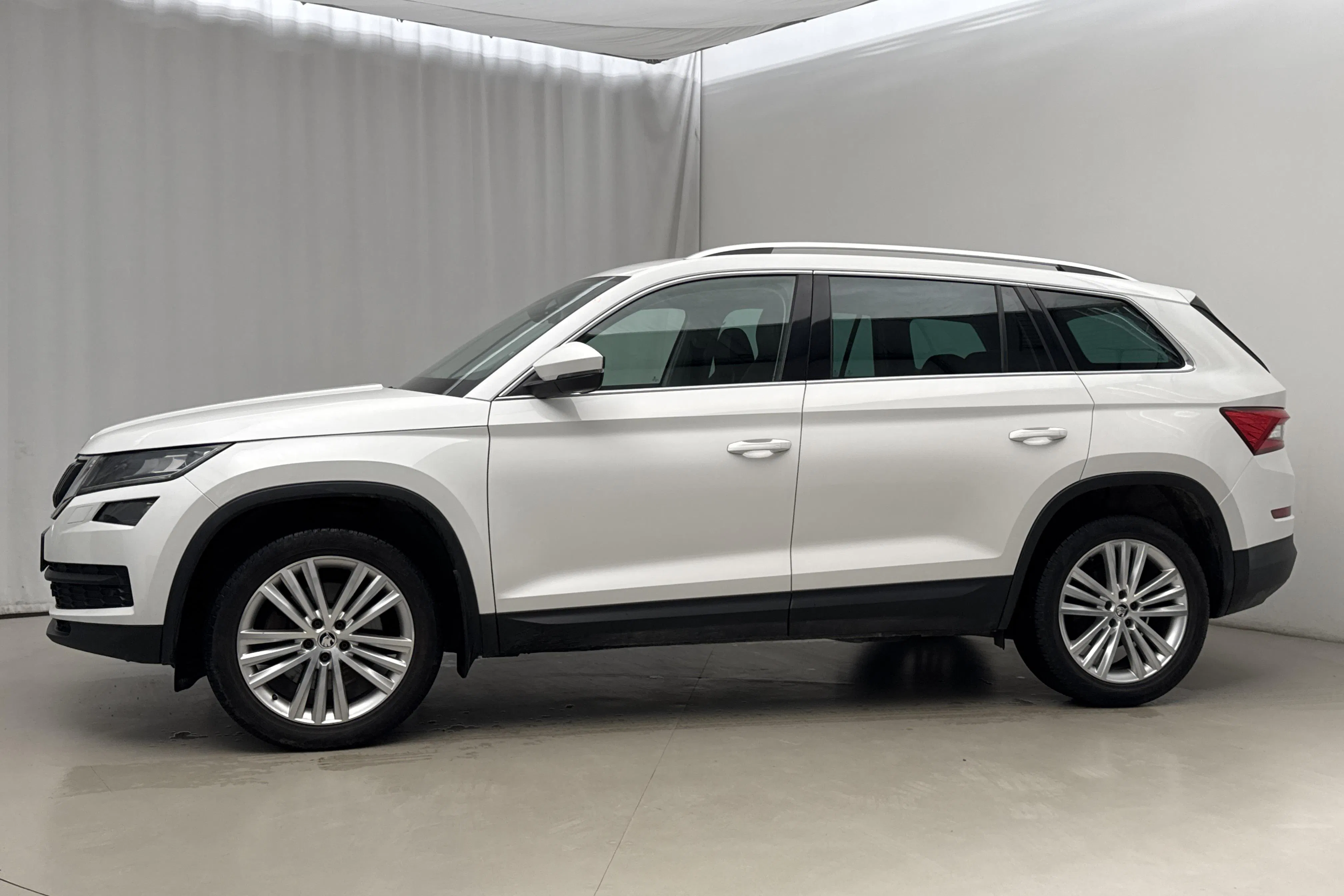 Presentation photo 2 of 19: Skoda Kodiaq 2.0 TDI 4X4 (190hk) - 173 110 km - Automatic - white - 2018