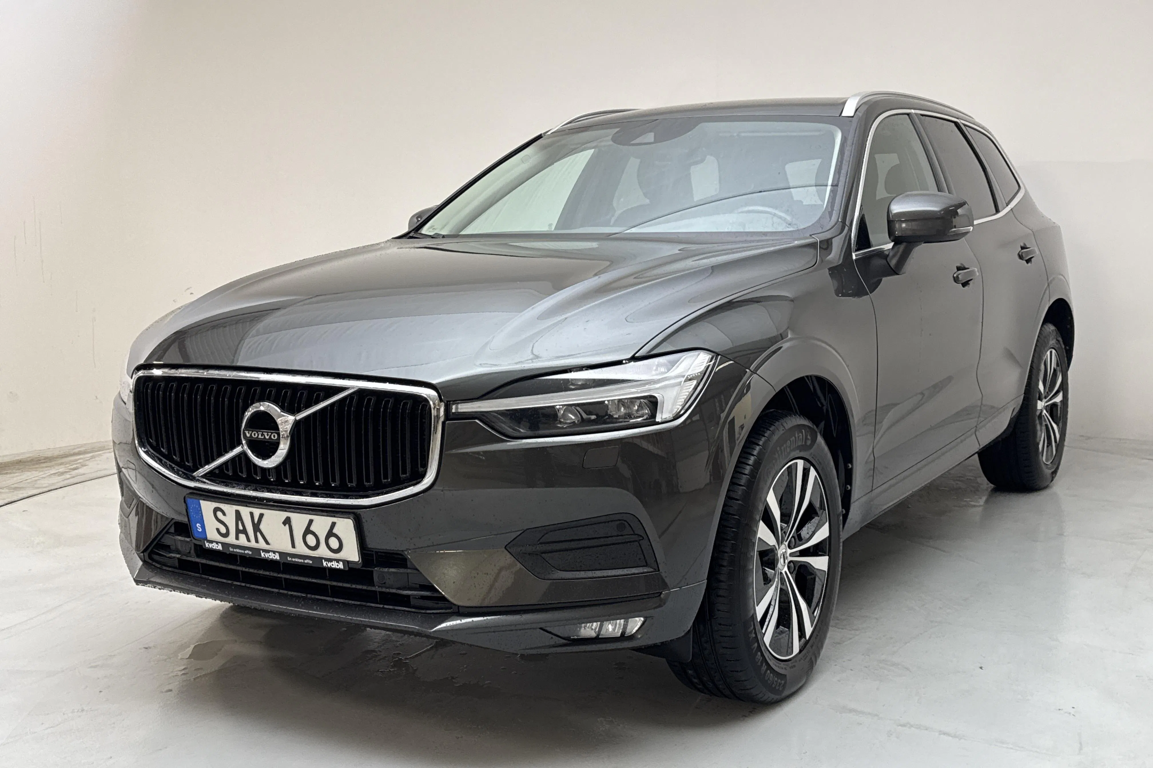 Presentationsfoto 1 av 15: Volvo XC60 B4 AWD Mildhybrid, Diesel (197hk) - 21 661 mil - Automat - Mörkgrå - 2021