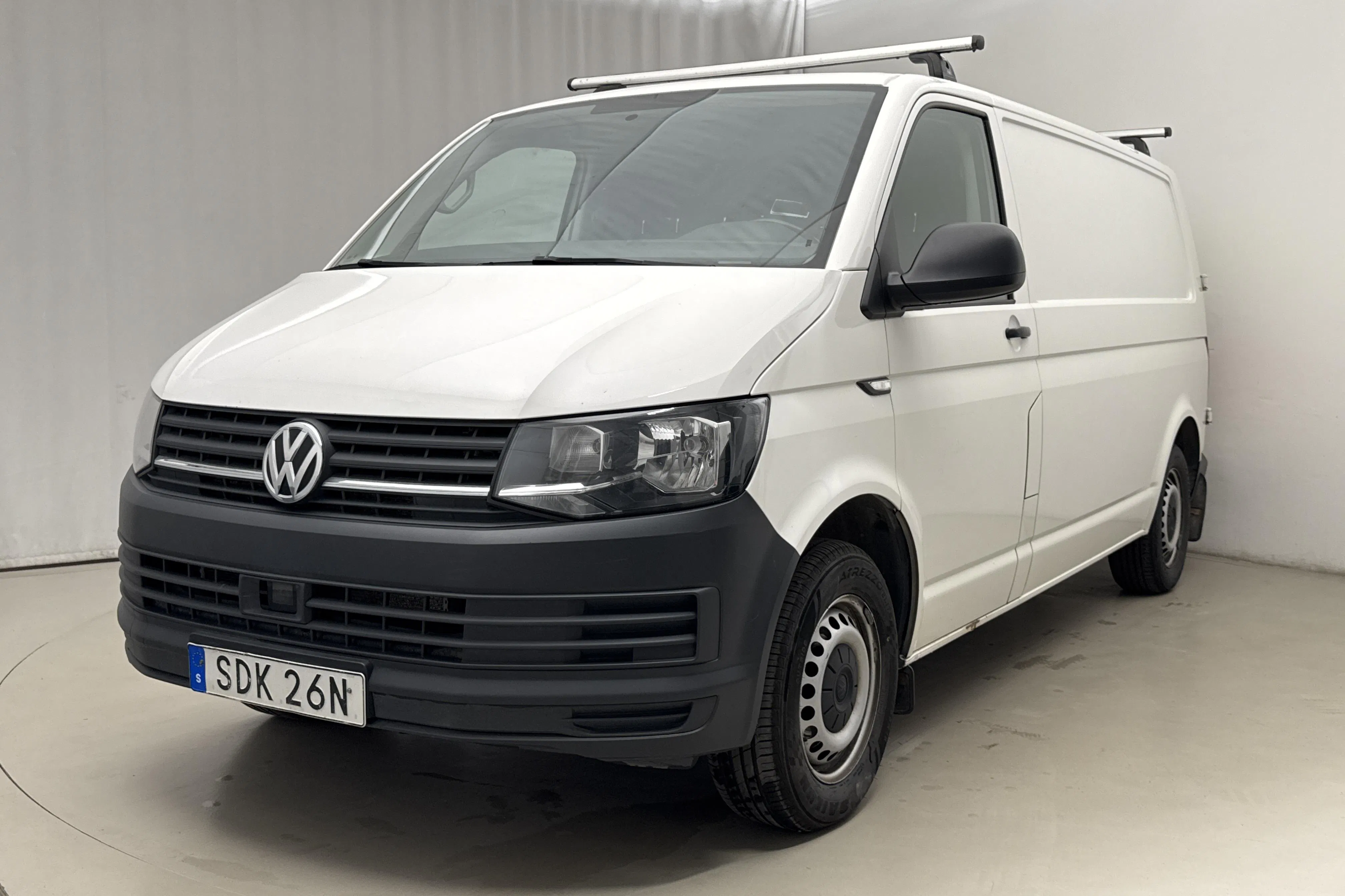 Presentationsfoto 1 av 21: VW Transporter T6 2.0 TDI BMT Skåp (150hk) - 12 111 mil - Manuell - vit - 2019