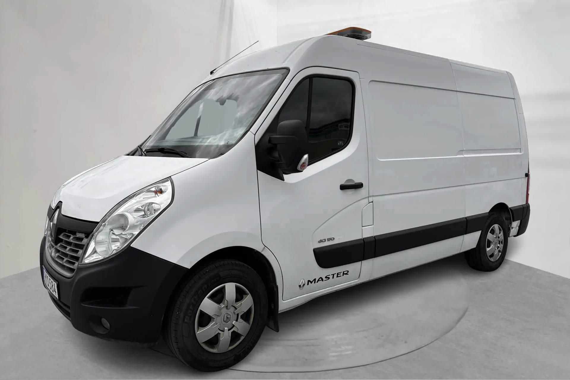 Presentation photo 1 of 19: Renault Master 2.3 dCi FAP 2WD (170hk) - 133 260 km - Manual - white - 2018