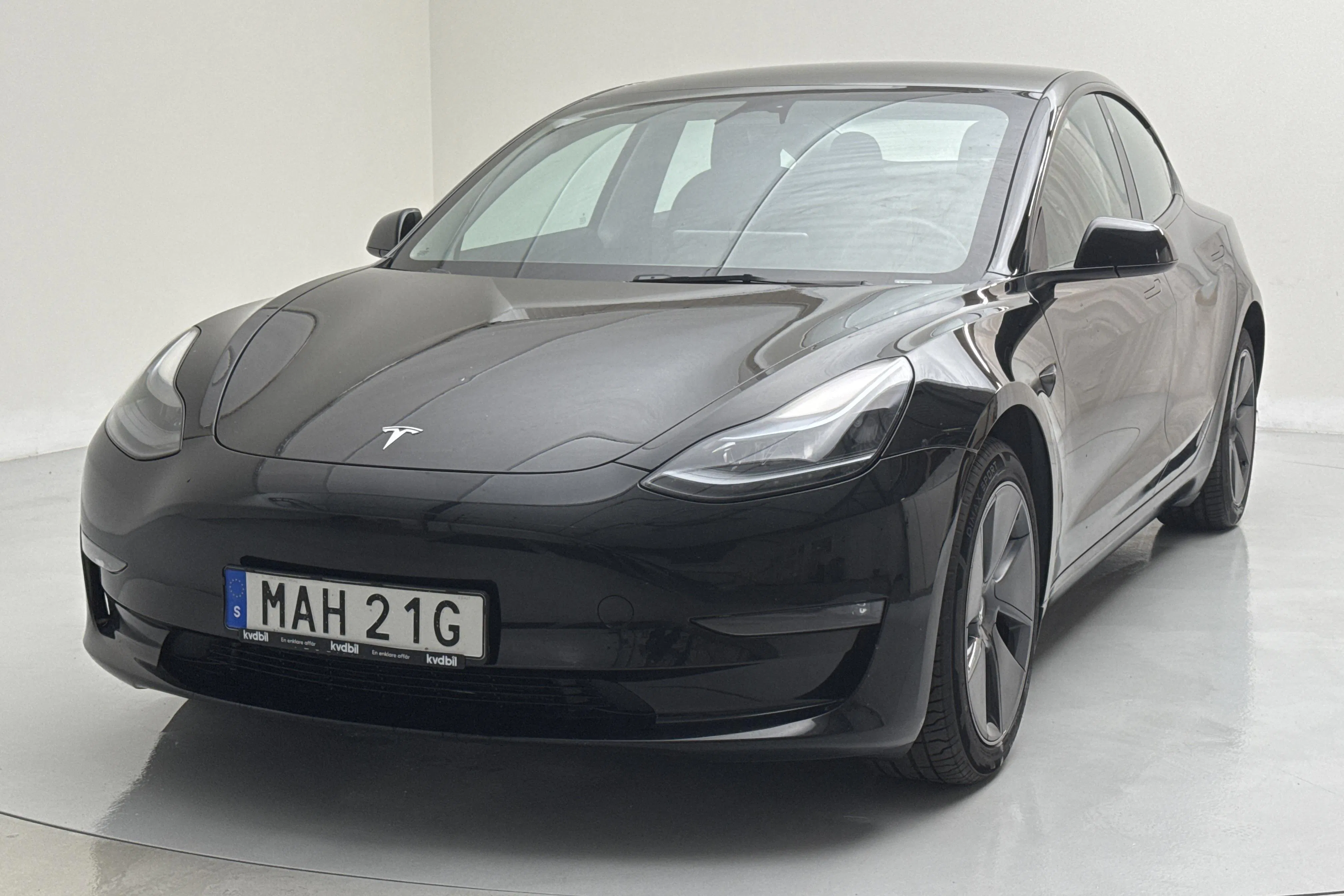 Presentation photo 1 of 18: Tesla Model 3 Long Range Dual Motor AWD - 71 620 km - Automatic - black - 2023