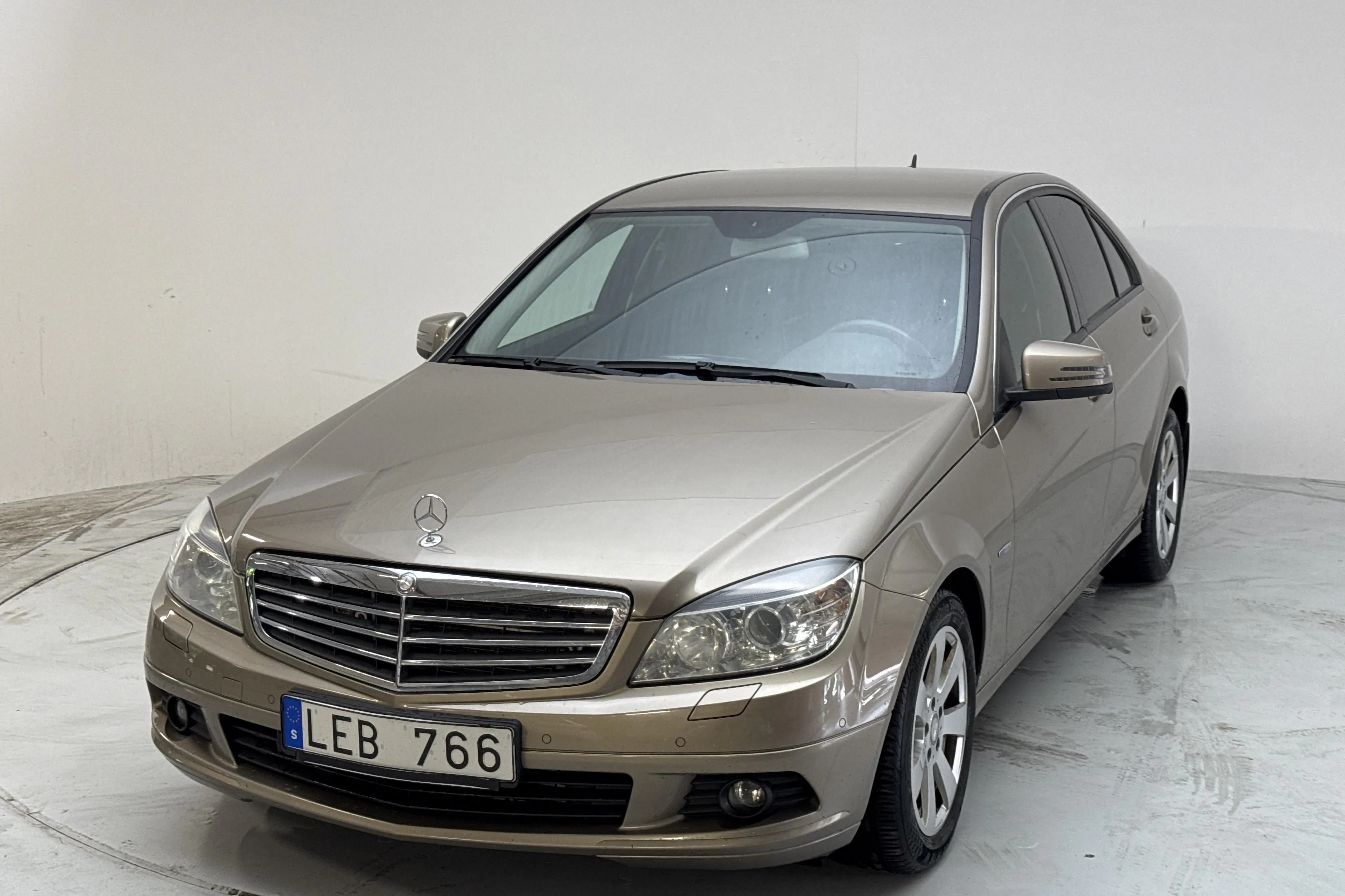 Presentationsfoto 1 av 11: Mercedes C 250 CDI BlueEfficiency 4Matic W204 (204hk) - 23 025 mil - Automat - Ljusbrun - 2011