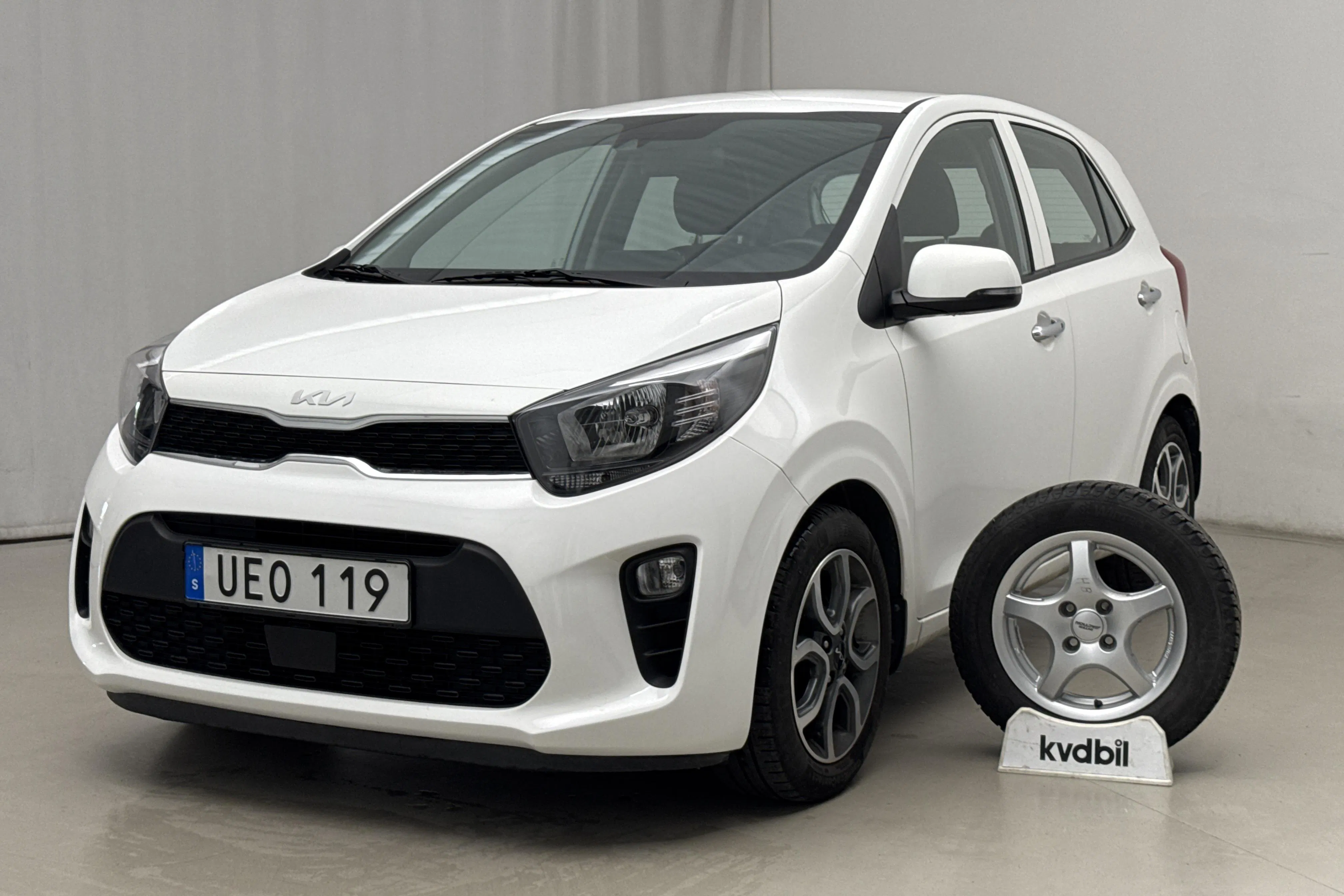 Presentationsfoto 1 av 20: KIA Picanto 1.0 DPI (67hk) - 4 712 mil - Automat - vit - 2023