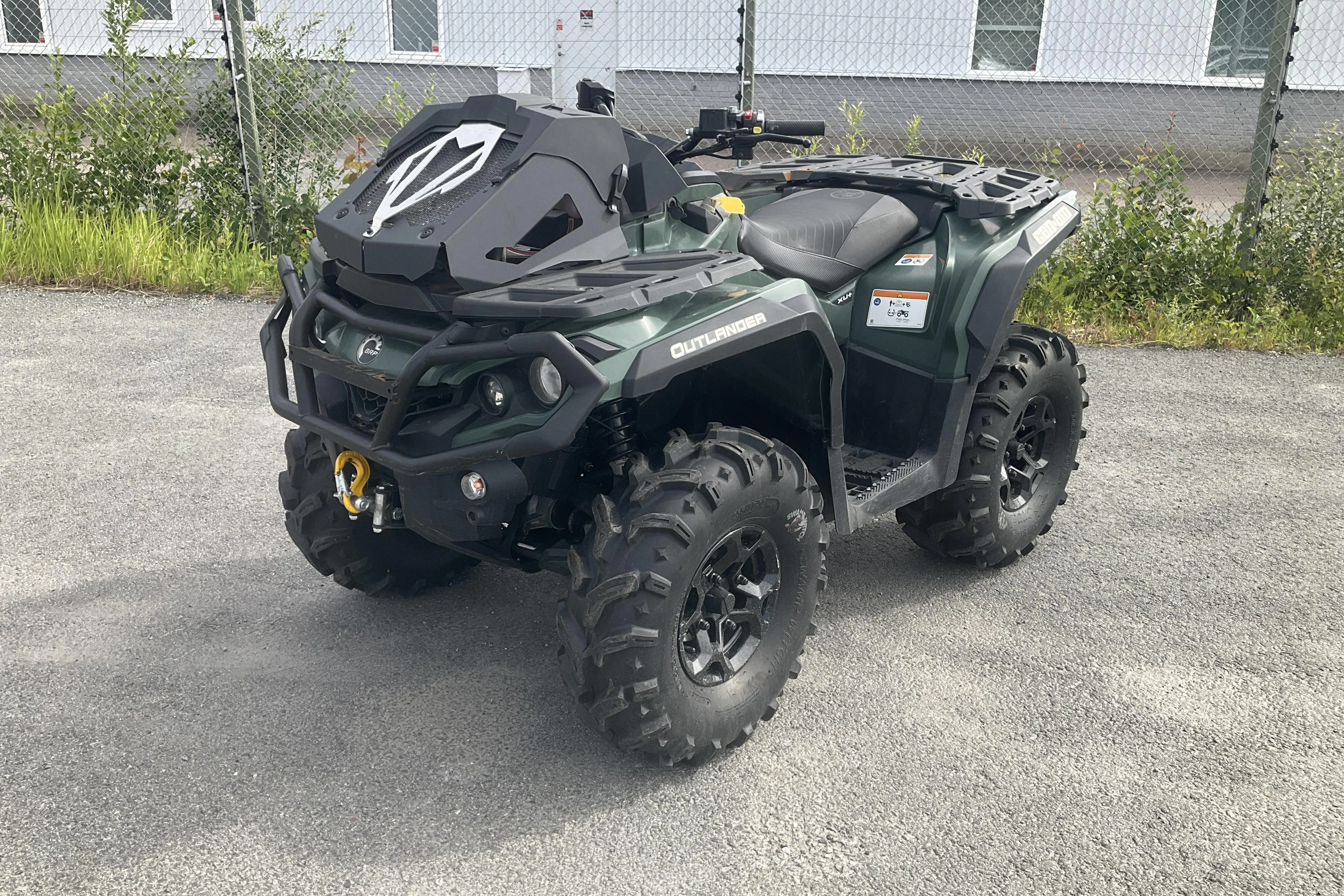 Presentation photo 1 of 15: can-am OUTLANDER 570 XU+ ATV - 1 300 km - Automatic - 2020