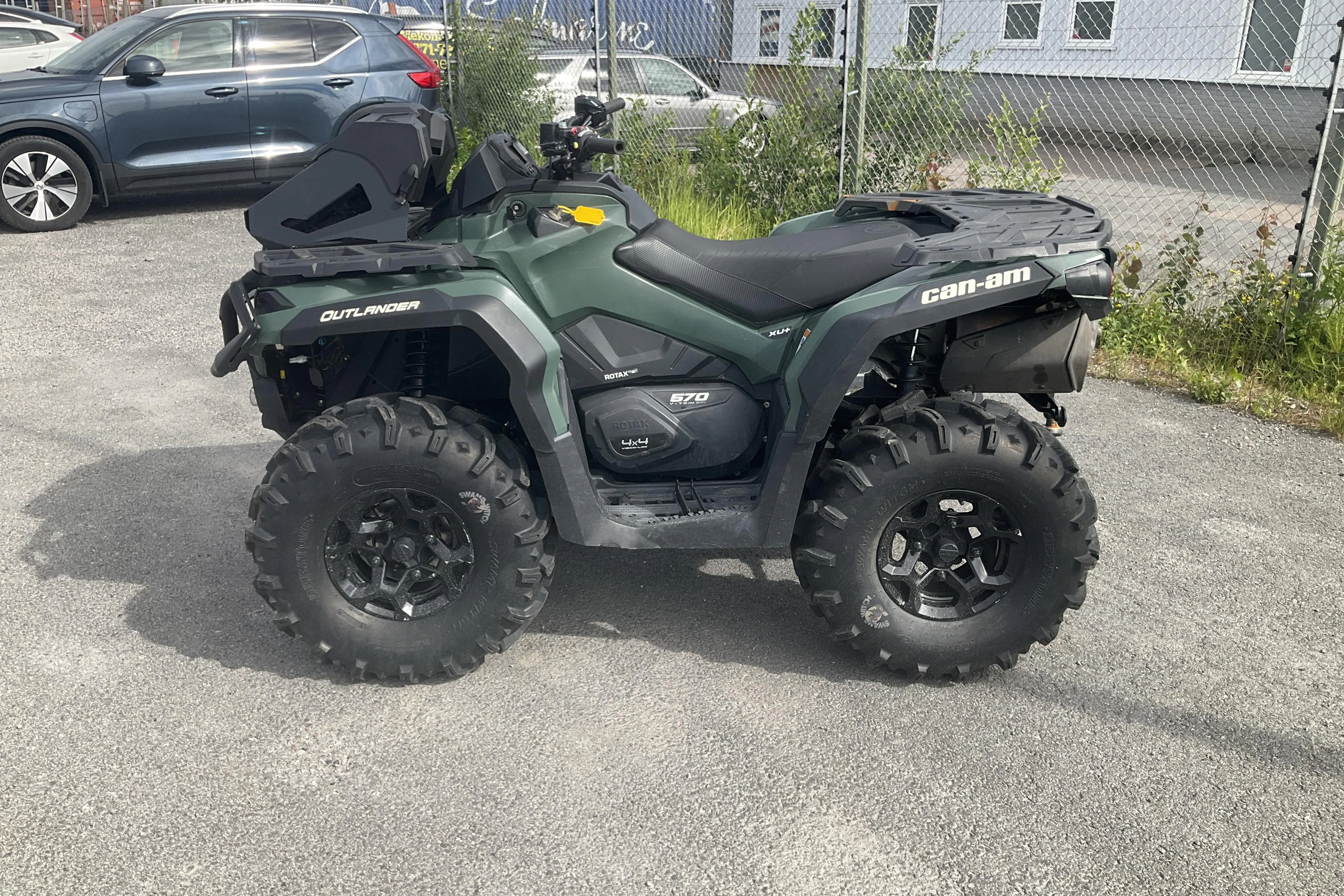 Presentation photo 2 of 15: can-am OUTLANDER 570 XU+ ATV - 1 300 km - Automatic - 2020
