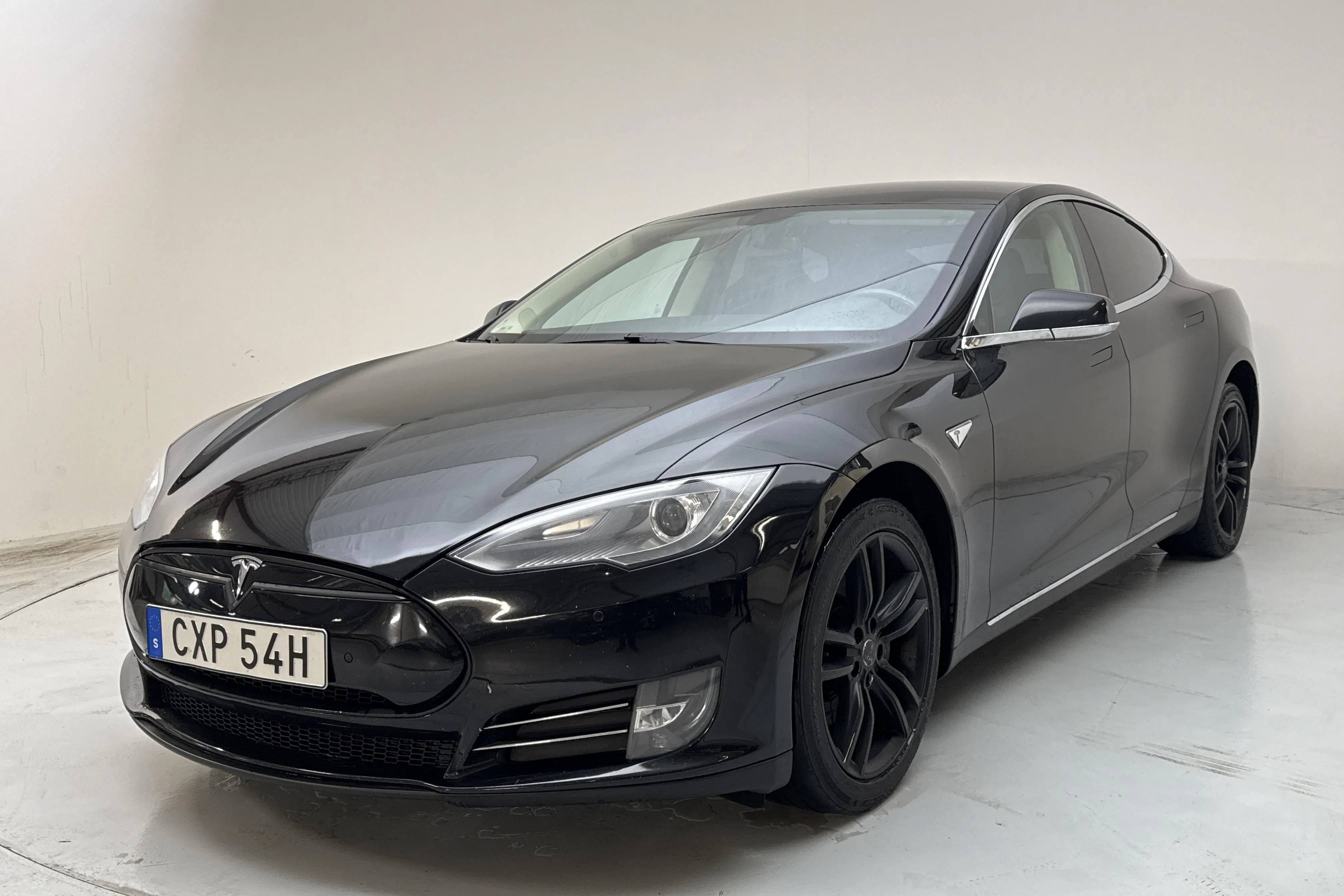 Presentationsfoto 1 av 17: Tesla Model S 60 - 21 333 mil - Automat - svart - 2014