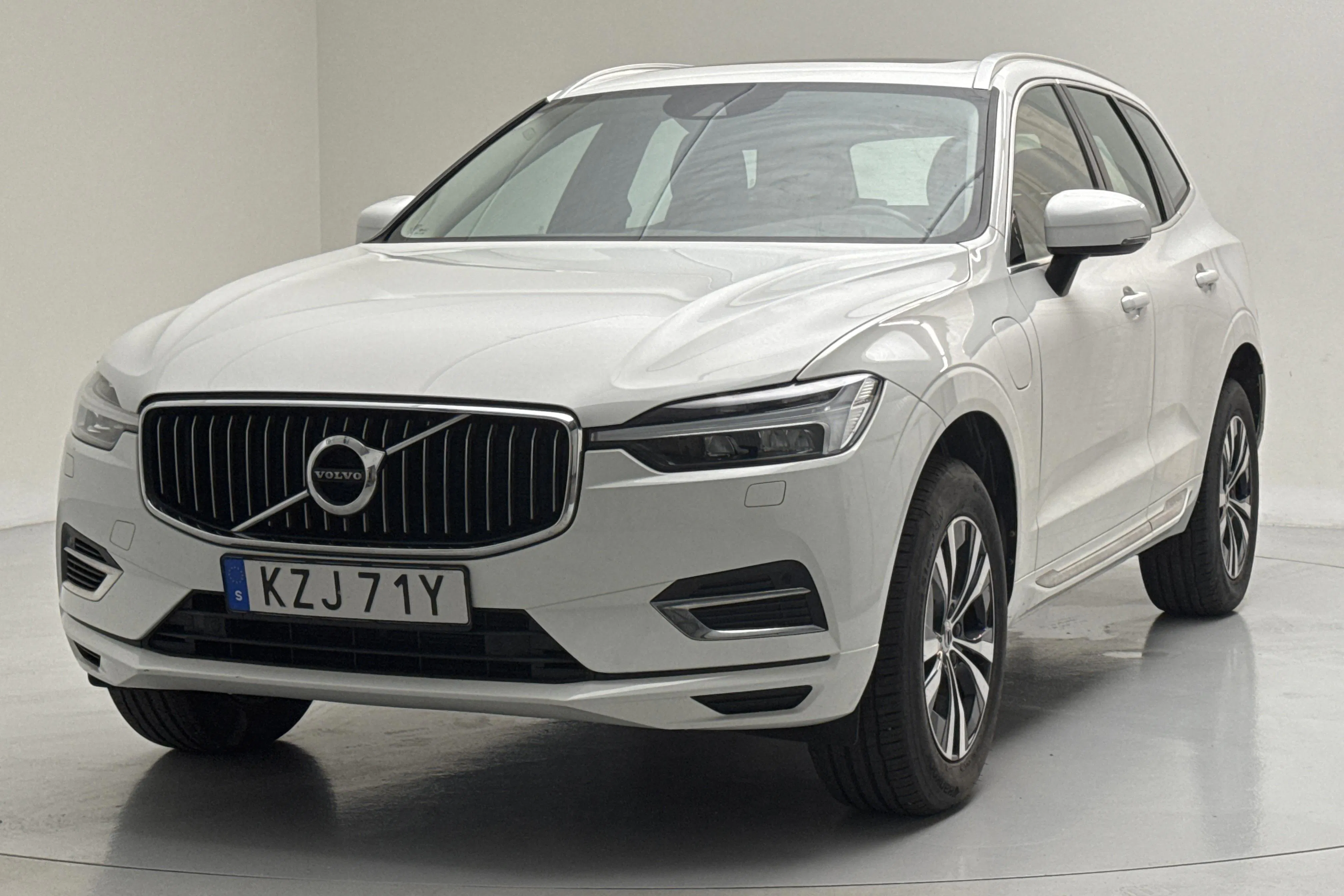 Volvo XC60 T6 AWD Recharge (340hk)