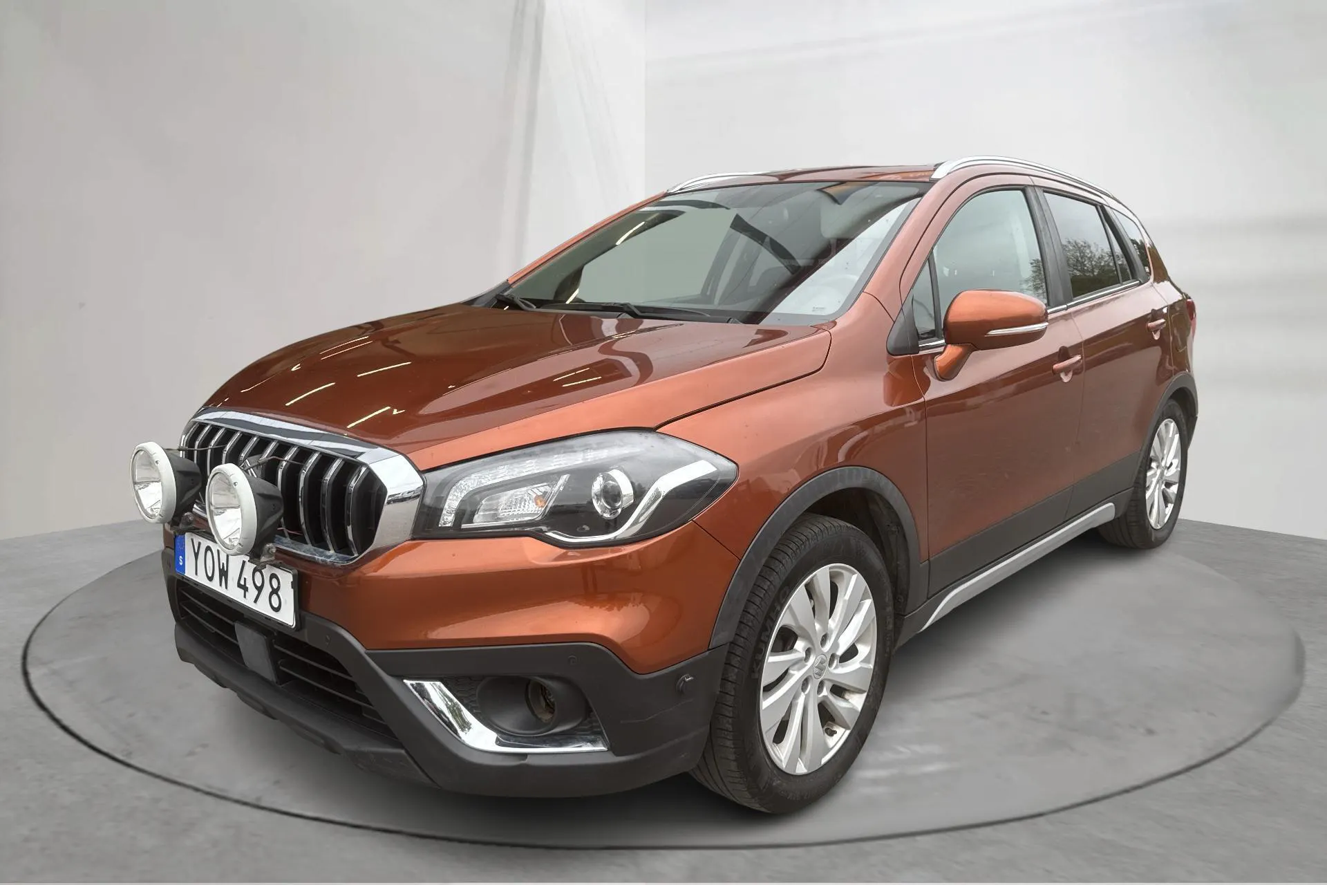 Presentationsfoto 1 av 15: Suzuki S-Cross 1.0T Allgrip 4x4 (112hk) - 21 630 mil - Manuell - brun - 2018