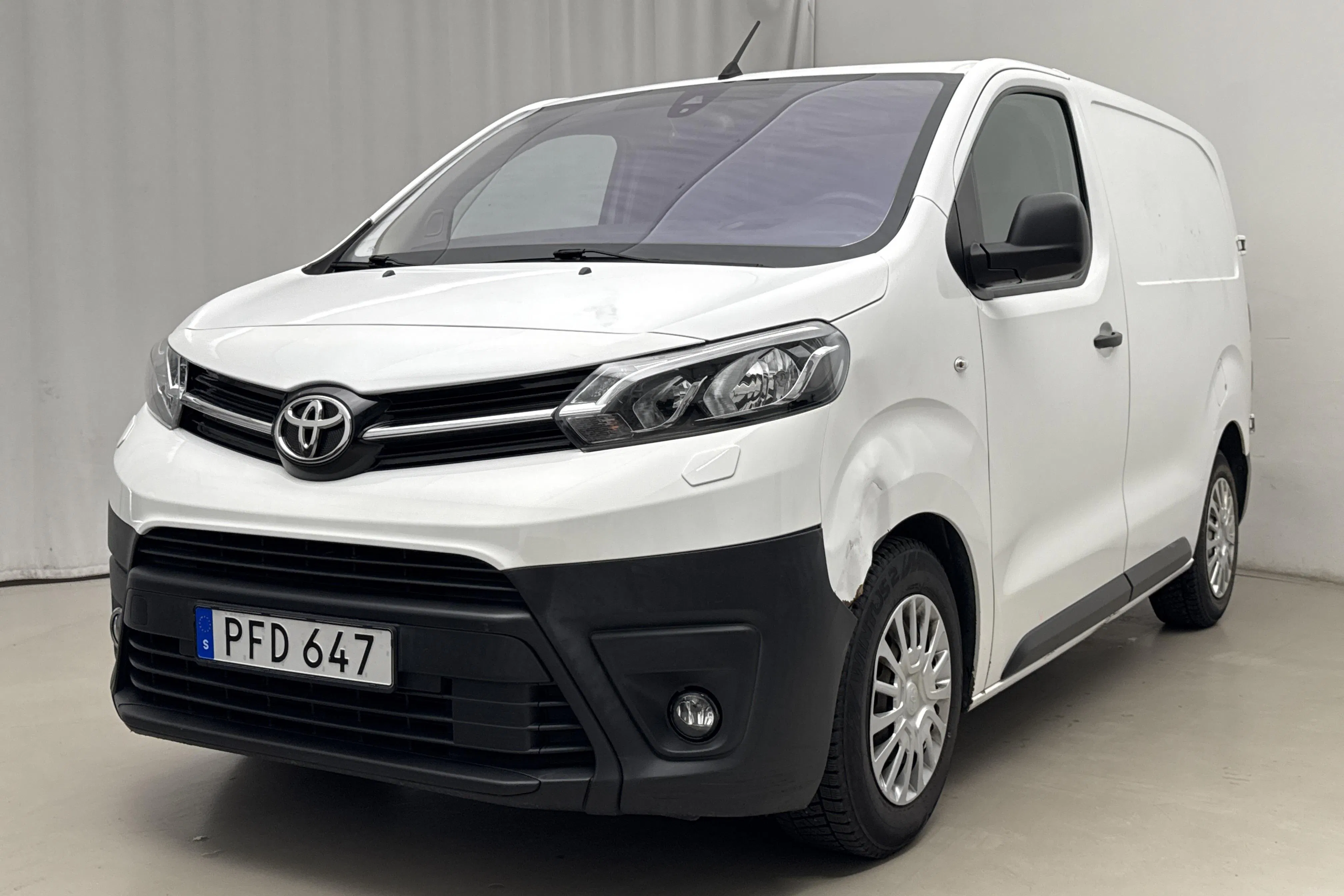 Zdjęcie prezentacyjne 1 z 15: Toyota PROACE 1.6 (95hk) - 148 430 km - Manualna - biały - 2017