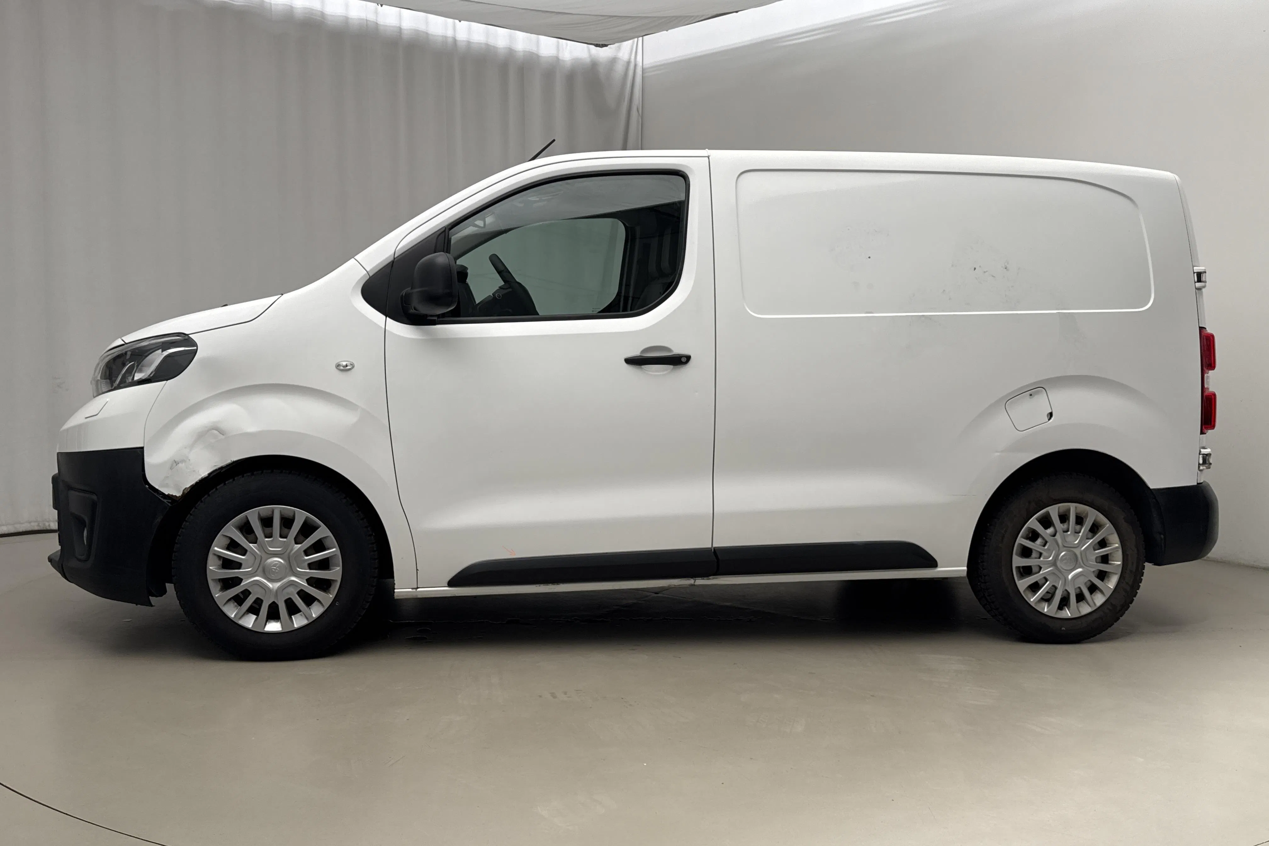 Zdjęcie prezentacyjne 2 z 15: Toyota PROACE 1.6 (95hk) - 148 430 km - Manualna - biały - 2017