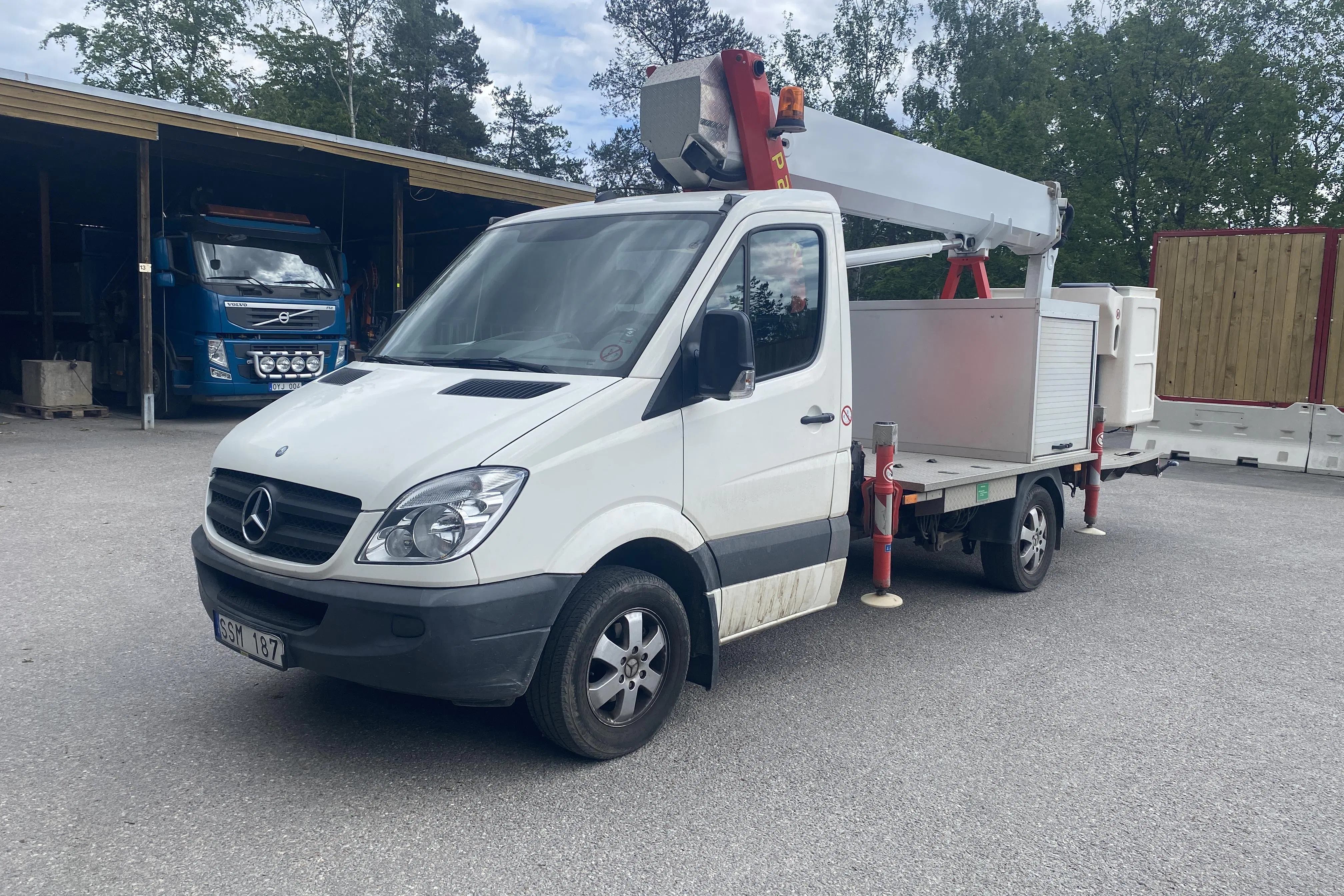 Presentation photo 1 of 48: Mercedes Sprinter - 38 318 km - Manual - white - 2012
