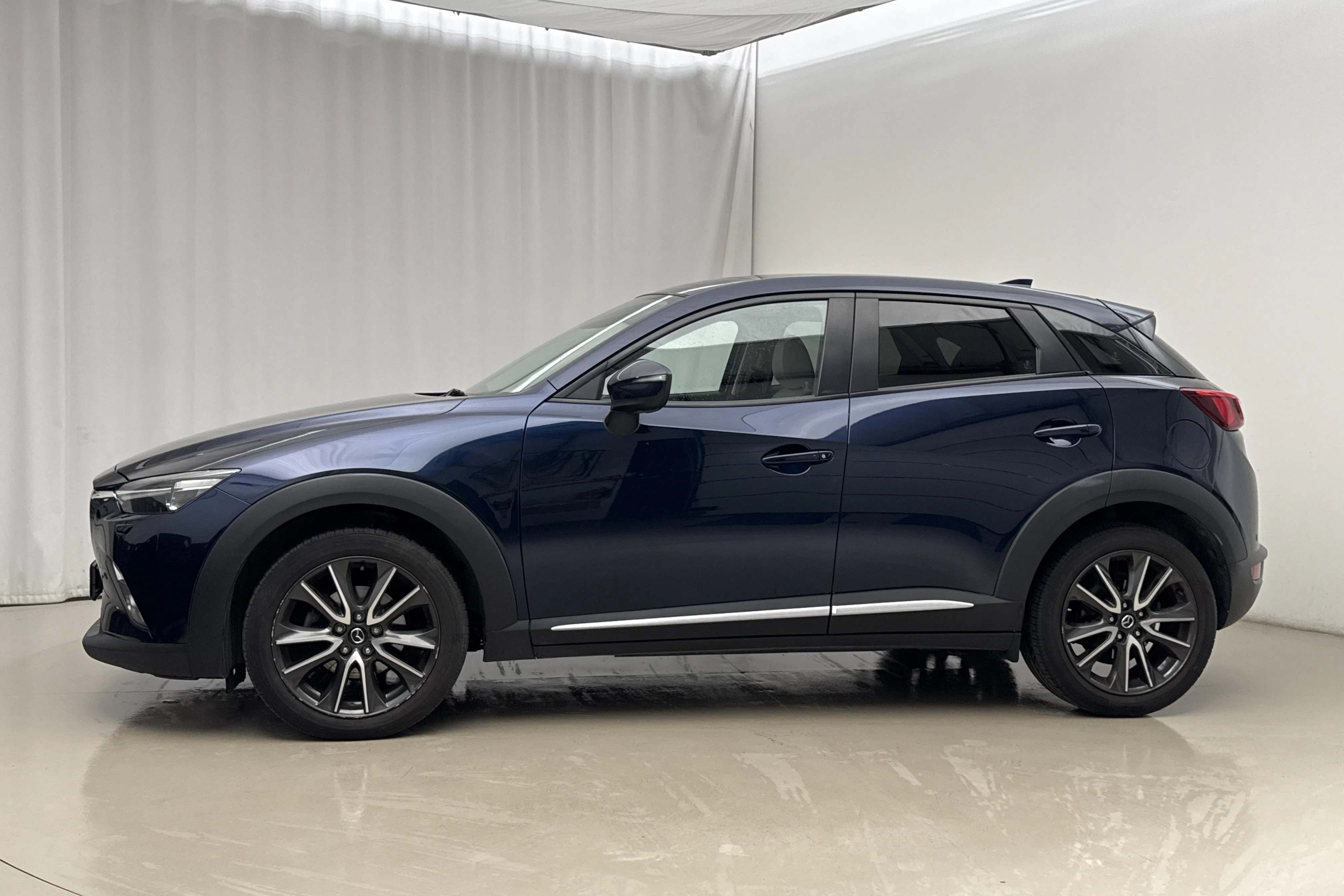 Presentationsfoto 2 av 18: Mazda CX-3 2.0 AWD (150hk) - 11 075 mil - Automat - blå - 2017
