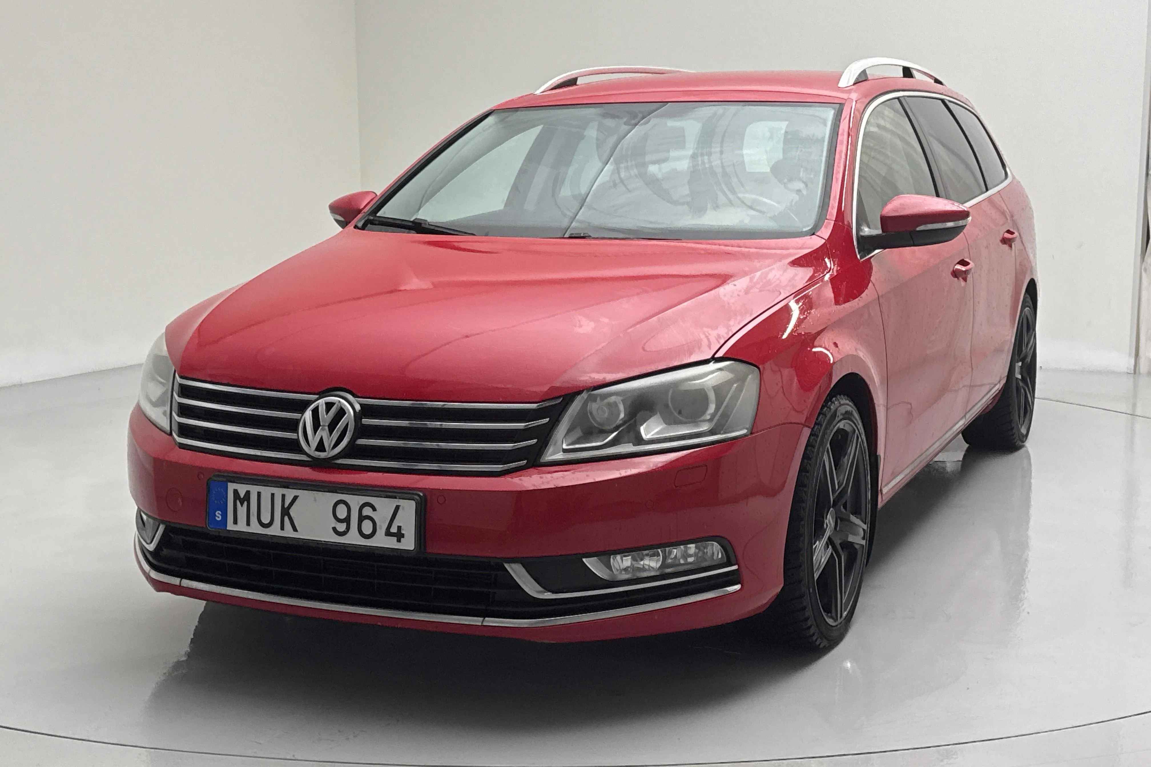Presentation photo 1 of 11: VW Passat 2.0 TDI BlueMotion Technology Variant (170hk) - 234 420 km - Manual - dark blue - 2012