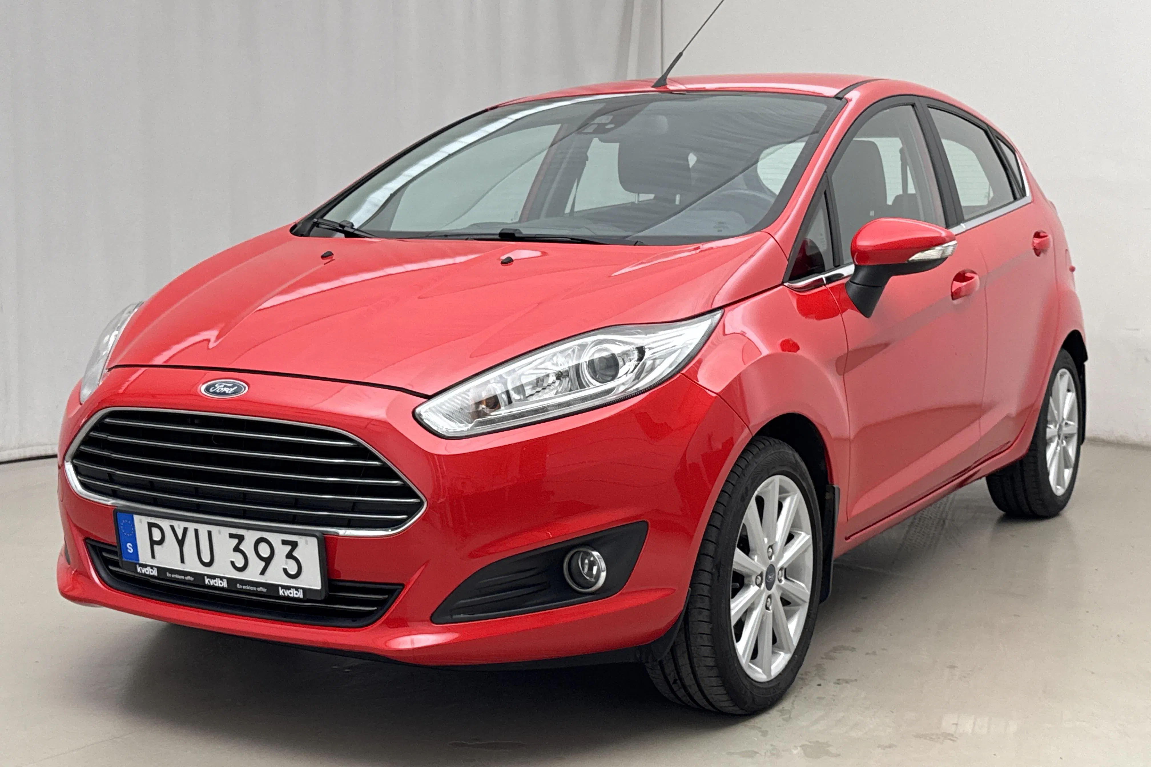 Presentation photo 1 of 15: Ford Fiesta 1.0 5dr (80hk) - 115 040 km - Manual - red - 2015