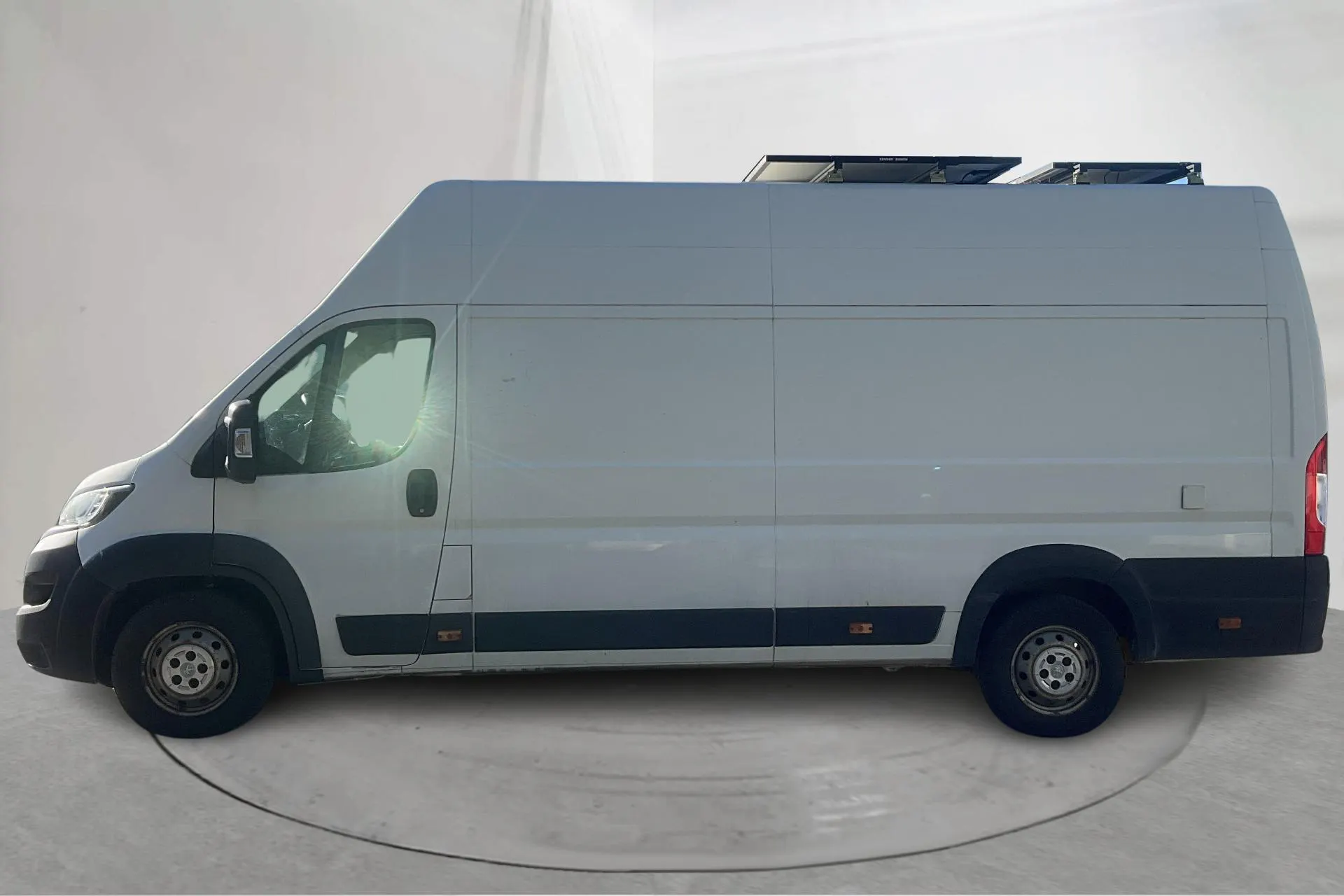 Presentation photo 2 of 18: Peugeot Boxer BlueHDi Campingbil - 253 620 km - Manual - white - 2020