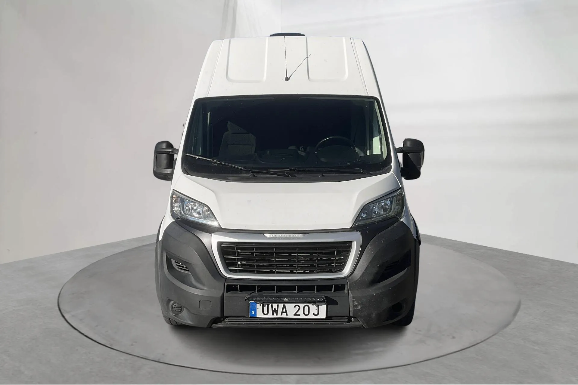 Presentation photo 2 of 18: Peugeot Boxer 2.0 BlueHDi Campingbil - 253 620 km - Manual - white - 2020