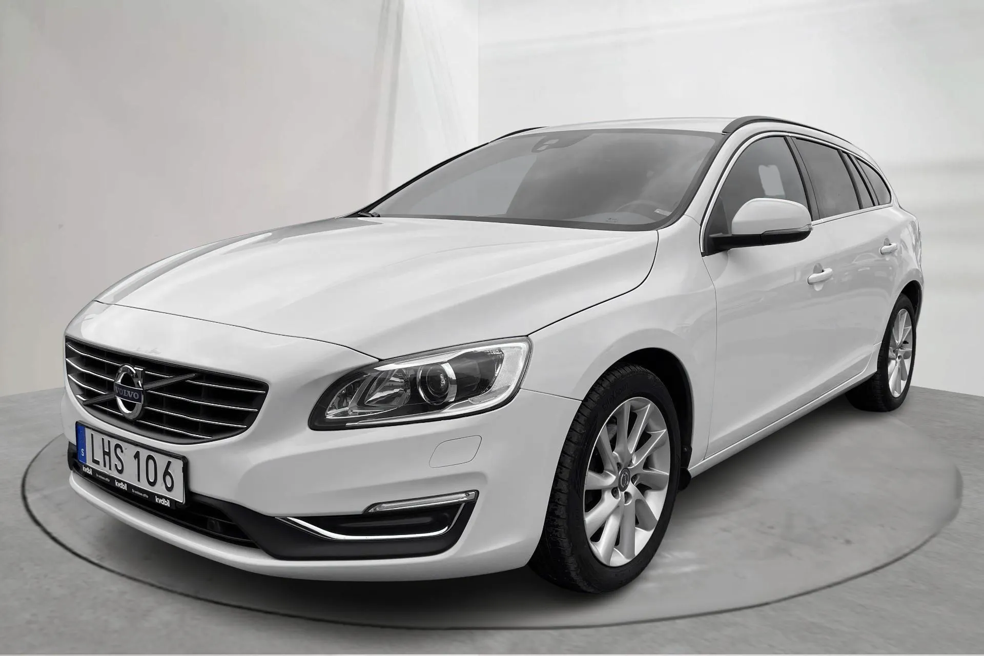 Presentation photo 1 of 19: Volvo V60 D4 (190hk) - 184 250 km - Automatic - white - 2016