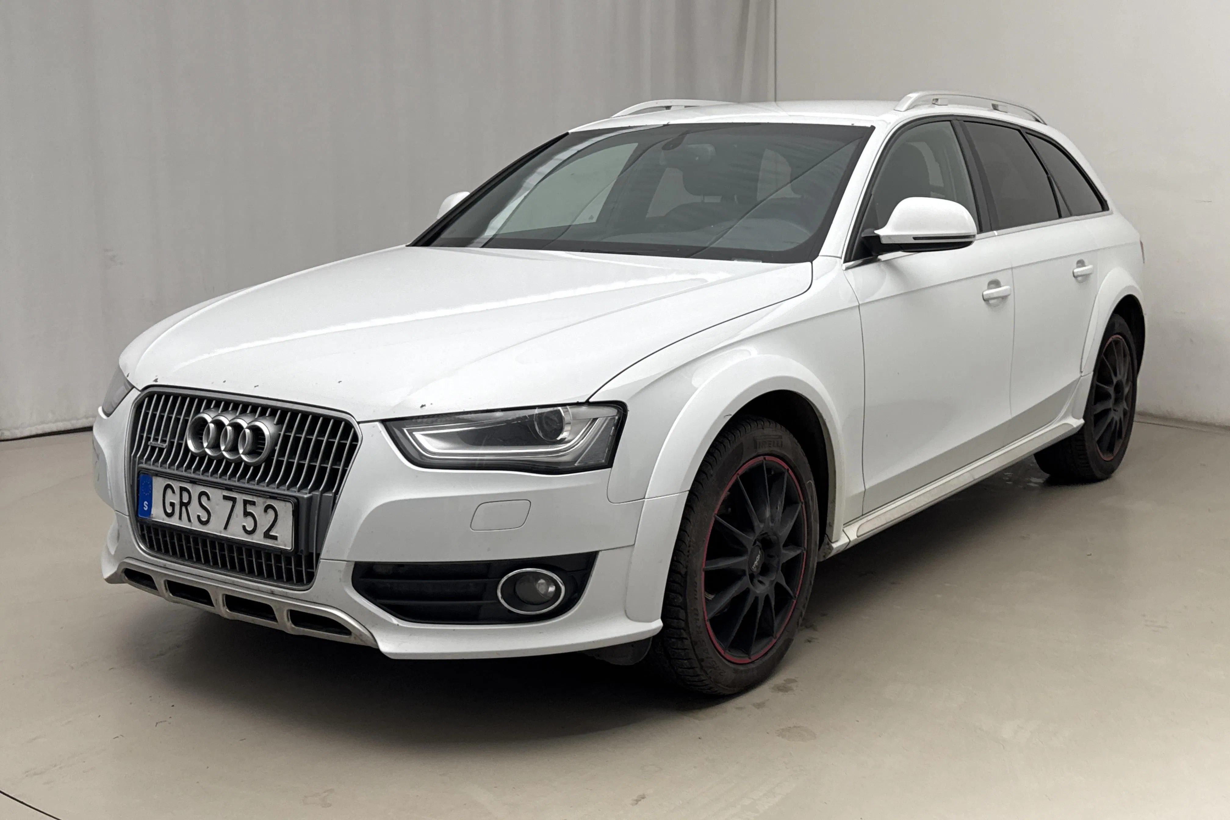 Presentation photo 1 of 15: Audi A4 Allroad 2.0 TDI clean diesel Avant quattro (190hk) - 282 030 km - Automatic - white - 2016