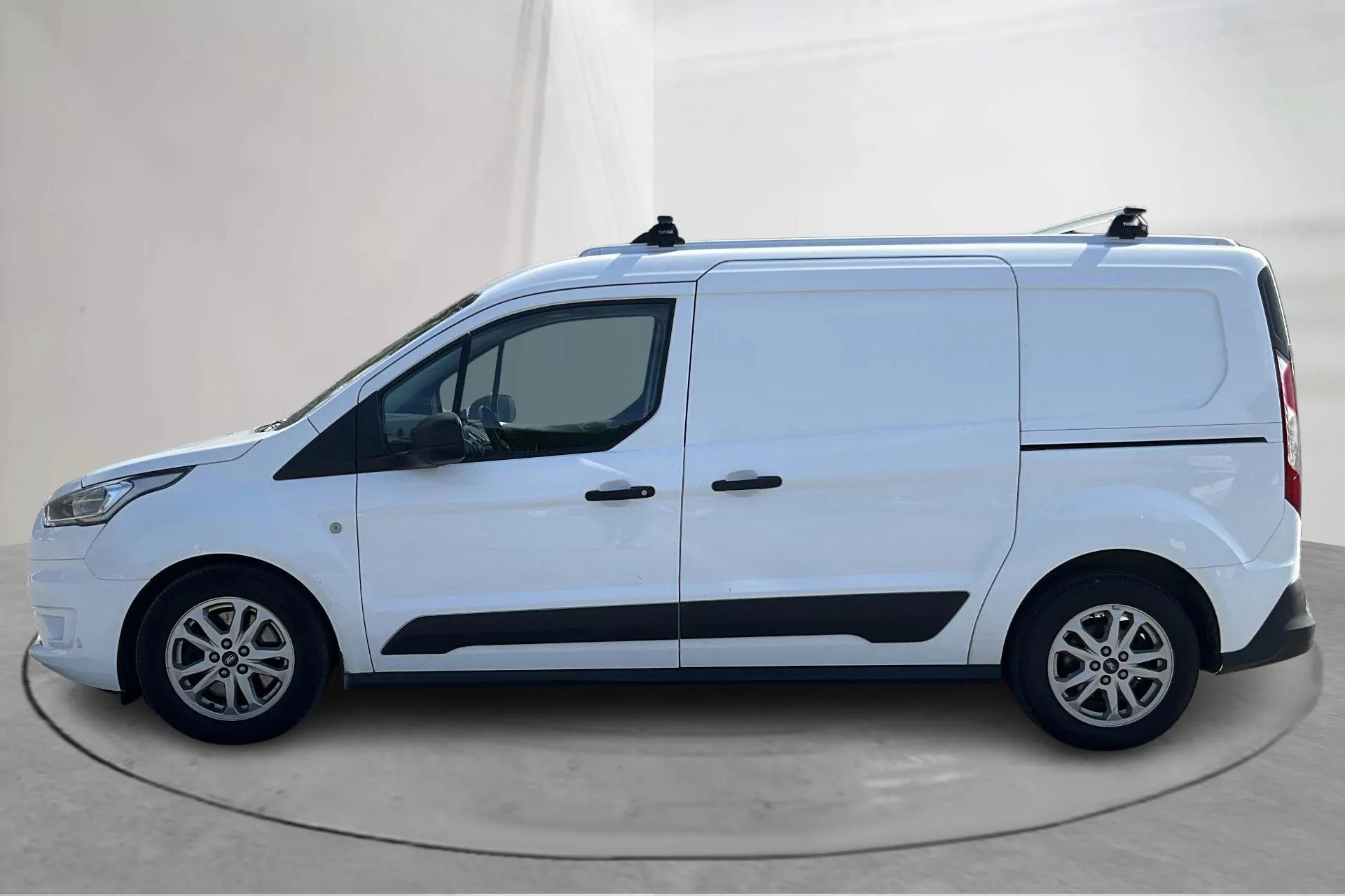 Presentationsfoto 2 av 13: Ford Transit Connect 1.5 EcoBlue (100hk) - 9 476 mil - Automat - vit - 2021