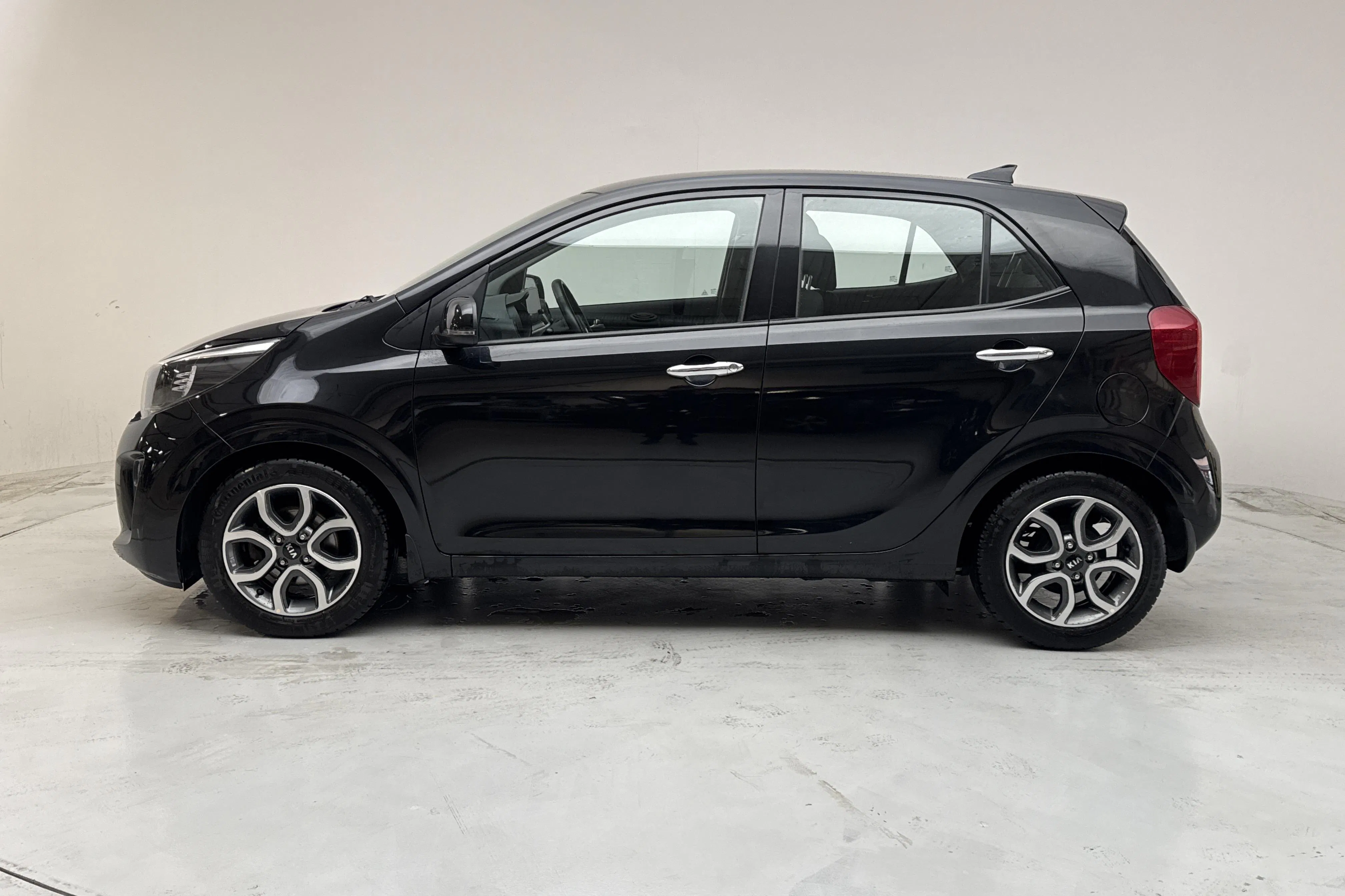 Presentationsfoto 2 av 13: KIA Picanto 1.0 DPI (67hk) - 5 040 mil - Manuell - svart - 2021