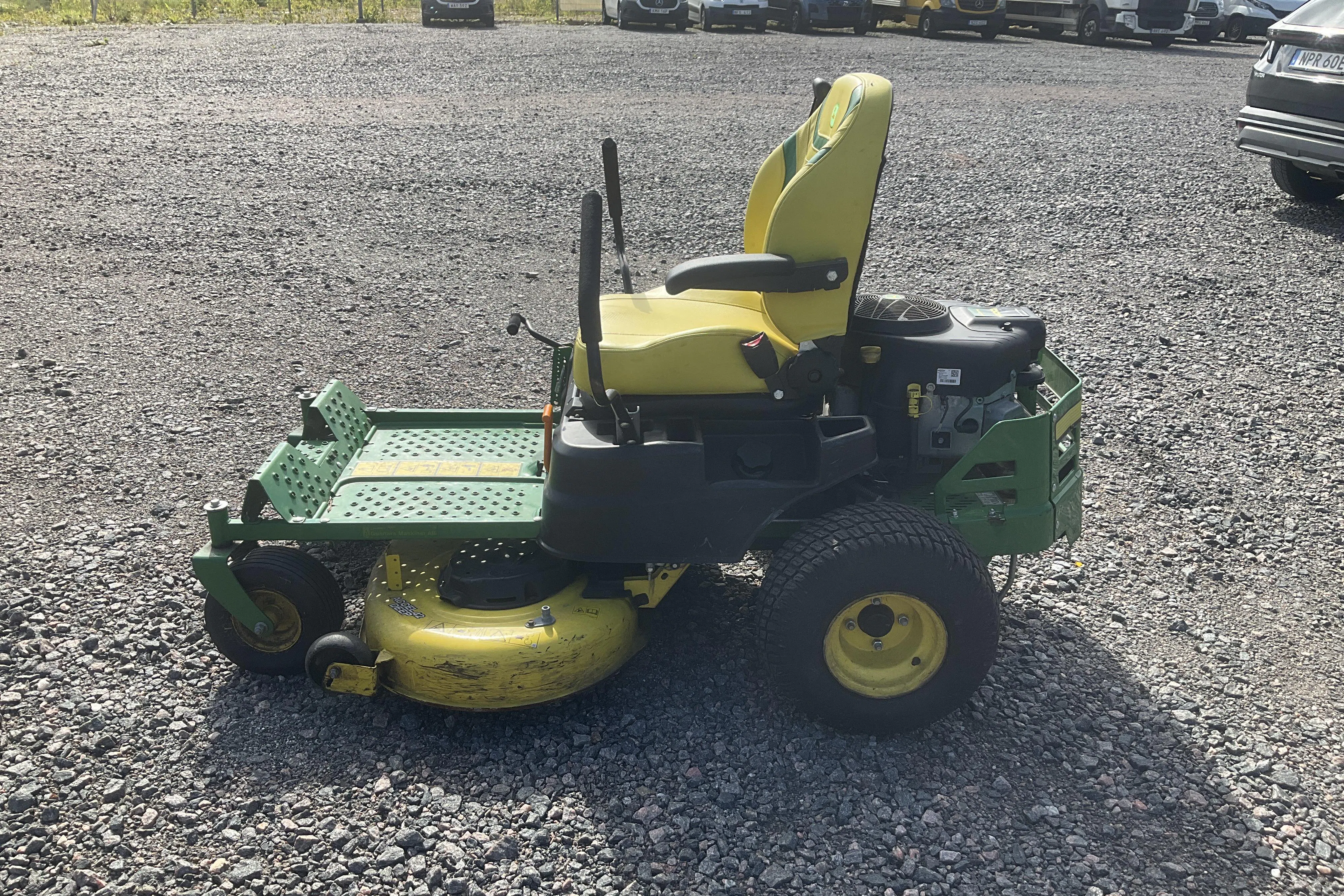Presentation photo 2 of 21: John Deere Z335E - 0 km