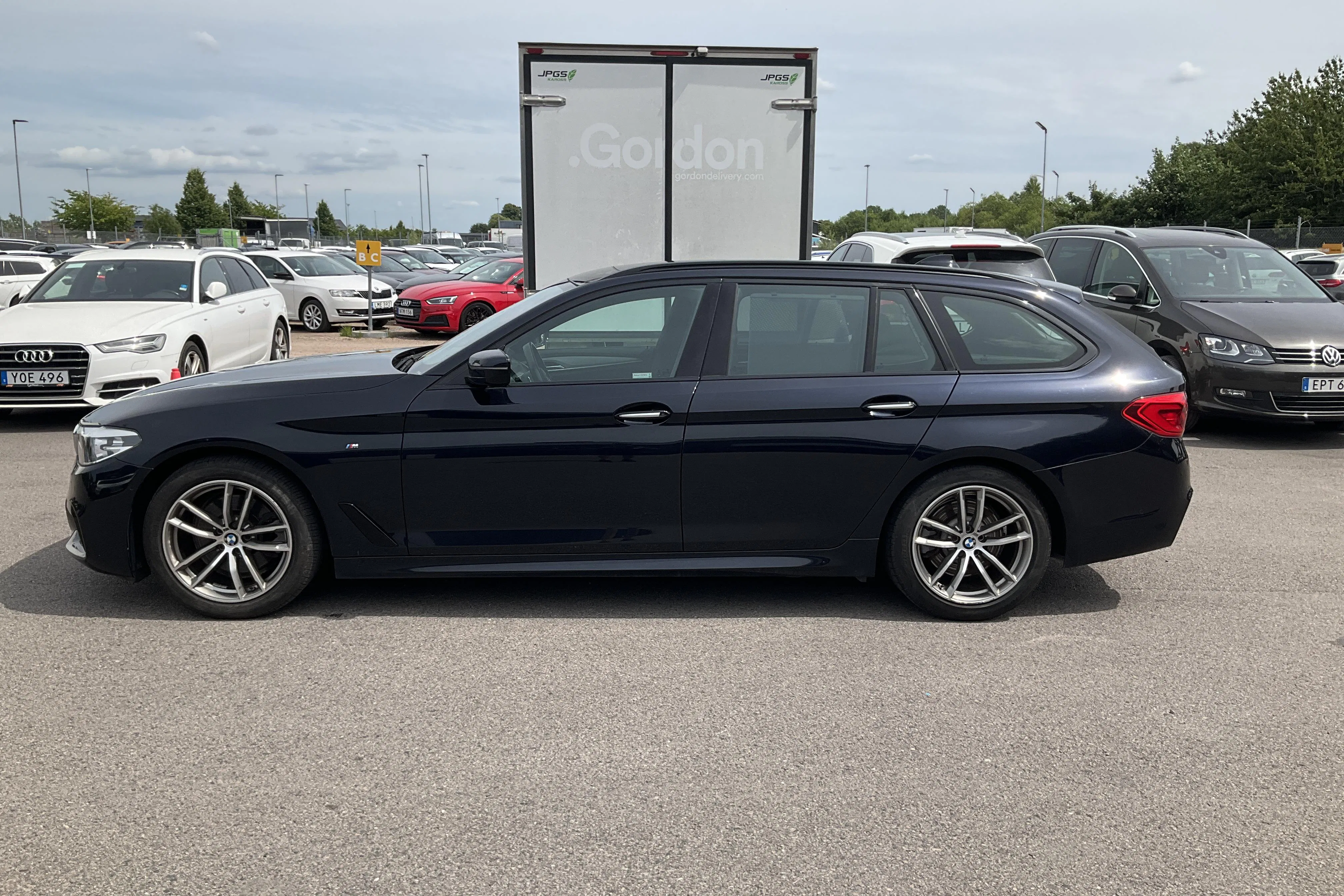 Presentationsfoto 2 av 14: BMW 520d Touring, G31 (190hk) - 11 455 mil - Automat - svart - 2018