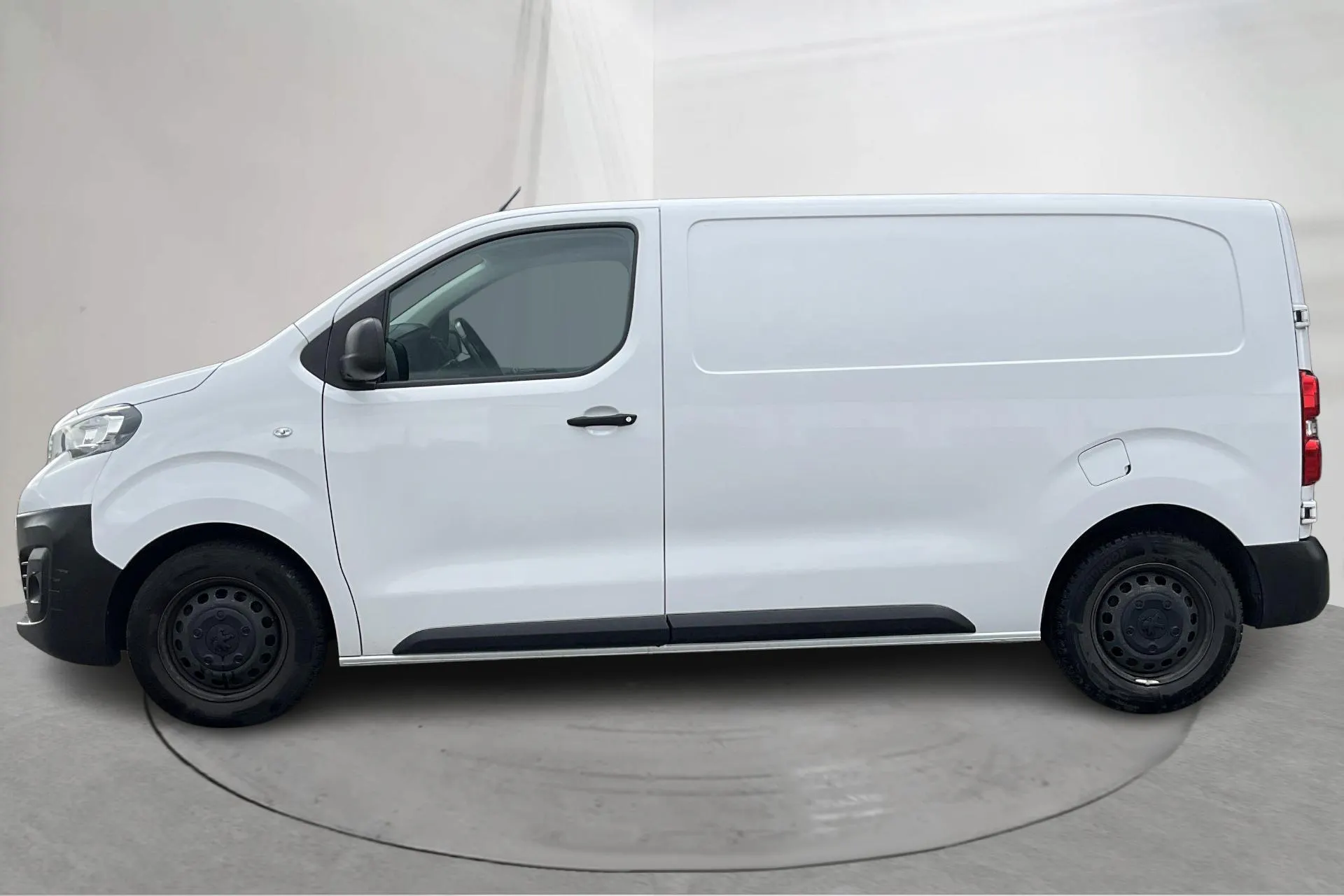Presentationsfoto 2 av 14: Peugeot Expert BlueHDi Skåp (145hk) - 4 568 mil - Manuell - vit - 2023