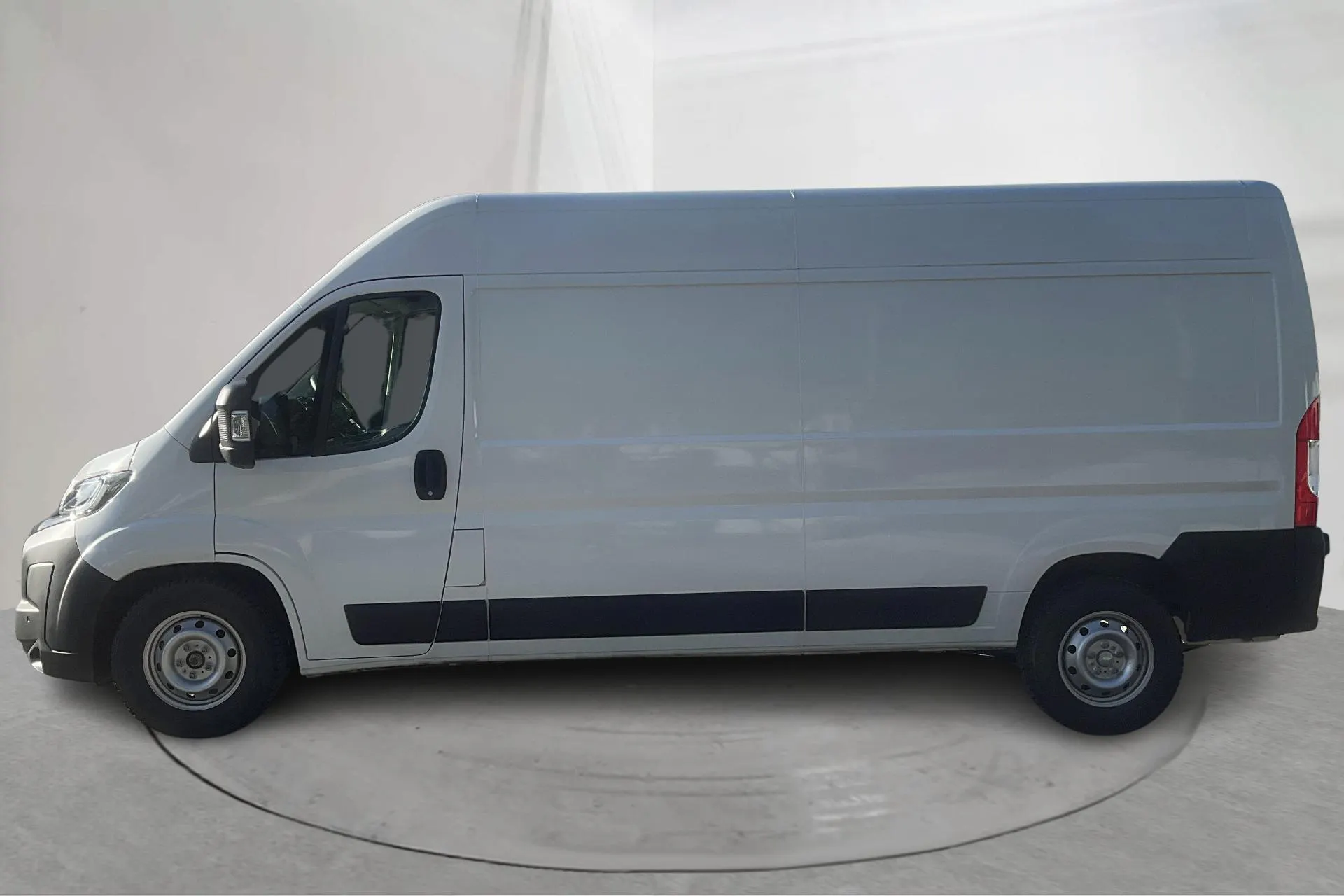 Presentation photo 2 of 17: Opel Movano 2.2 CDTI Skåp (180hk) - 7 430 km - Automatic - white - 2024