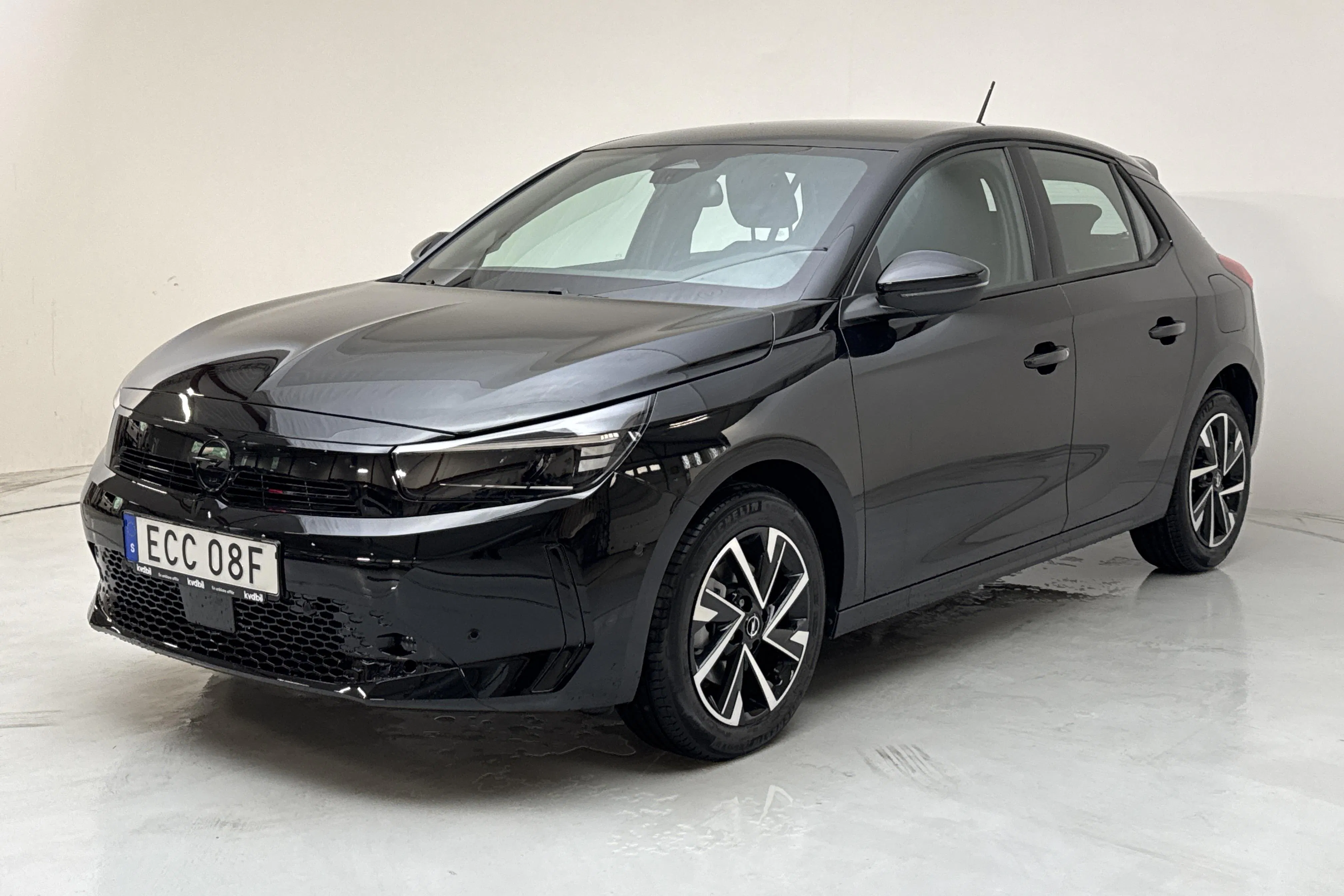 Presentation photo 1 of 12: Opel Corsa 1.2 Hybrid 5dr (100hk) - 30 km - Automatic - black - 2025