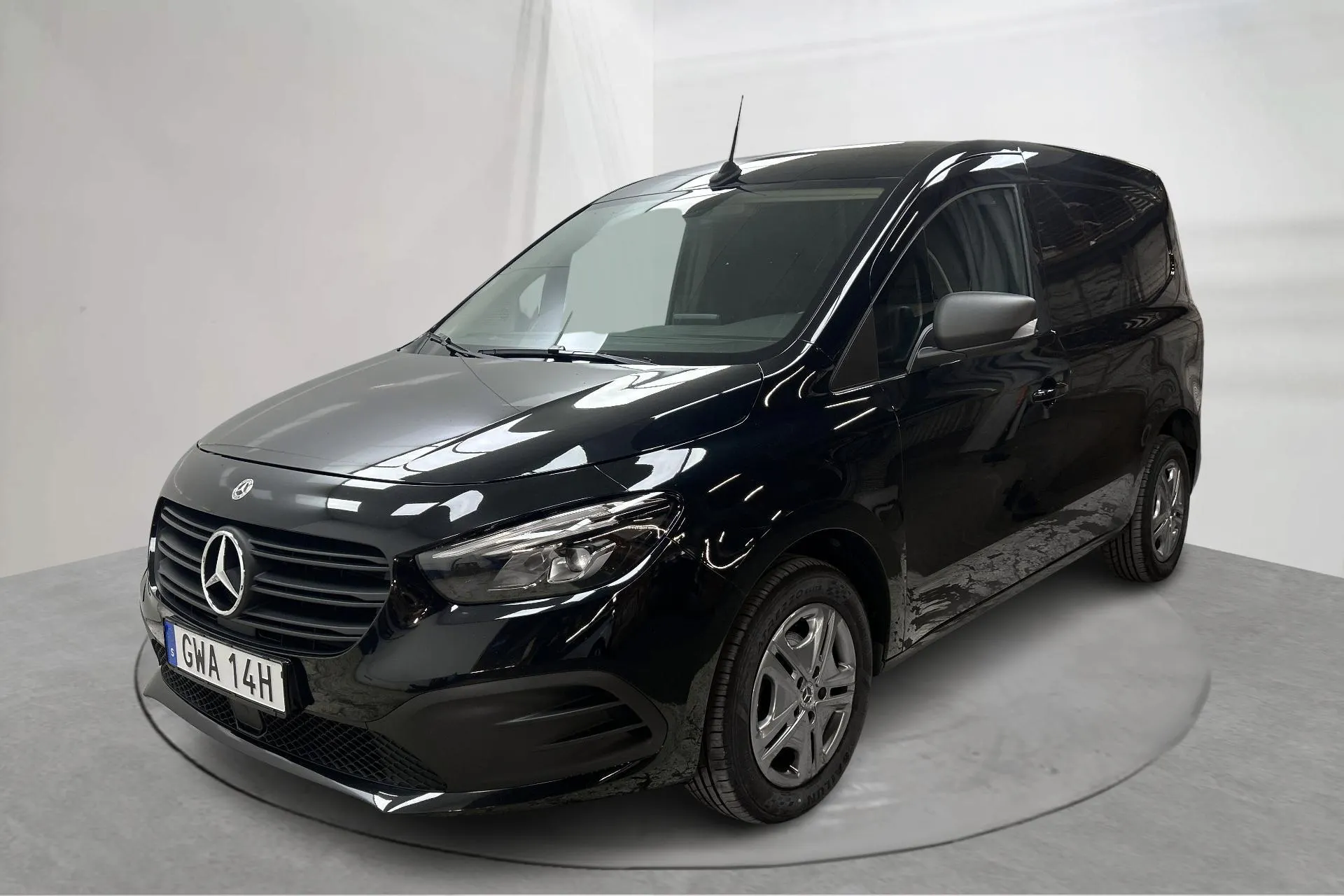 Presentationsfoto 1 av 16: Mercedes Citan 110 1.5 CDI (95hk) - 6 078 mil - Manuell - svart - 2023