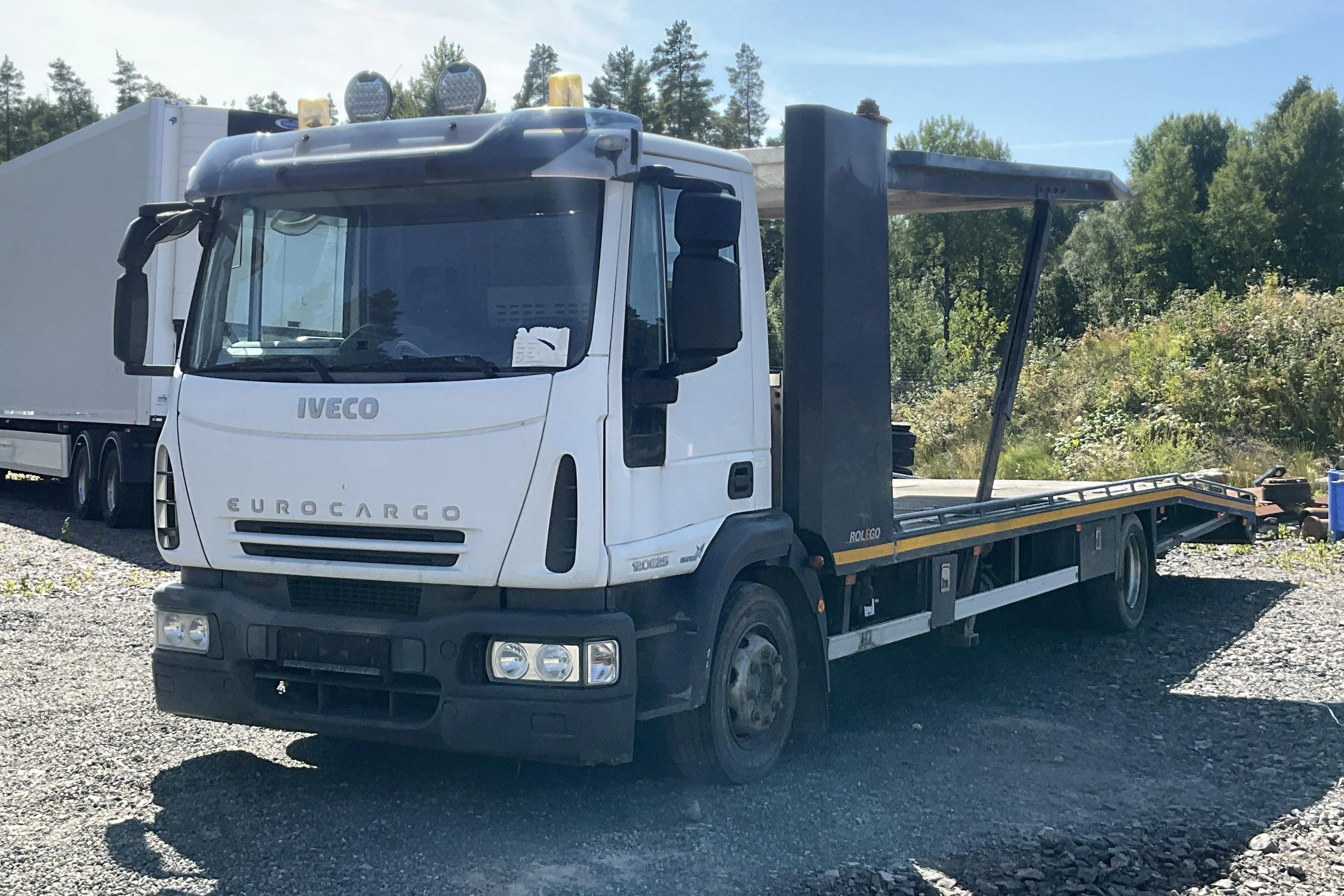 Presentationsfoto 1 av 39: IVECO ML120E25/P, biltransport - 647 864 km - Manuell - vit - 2008