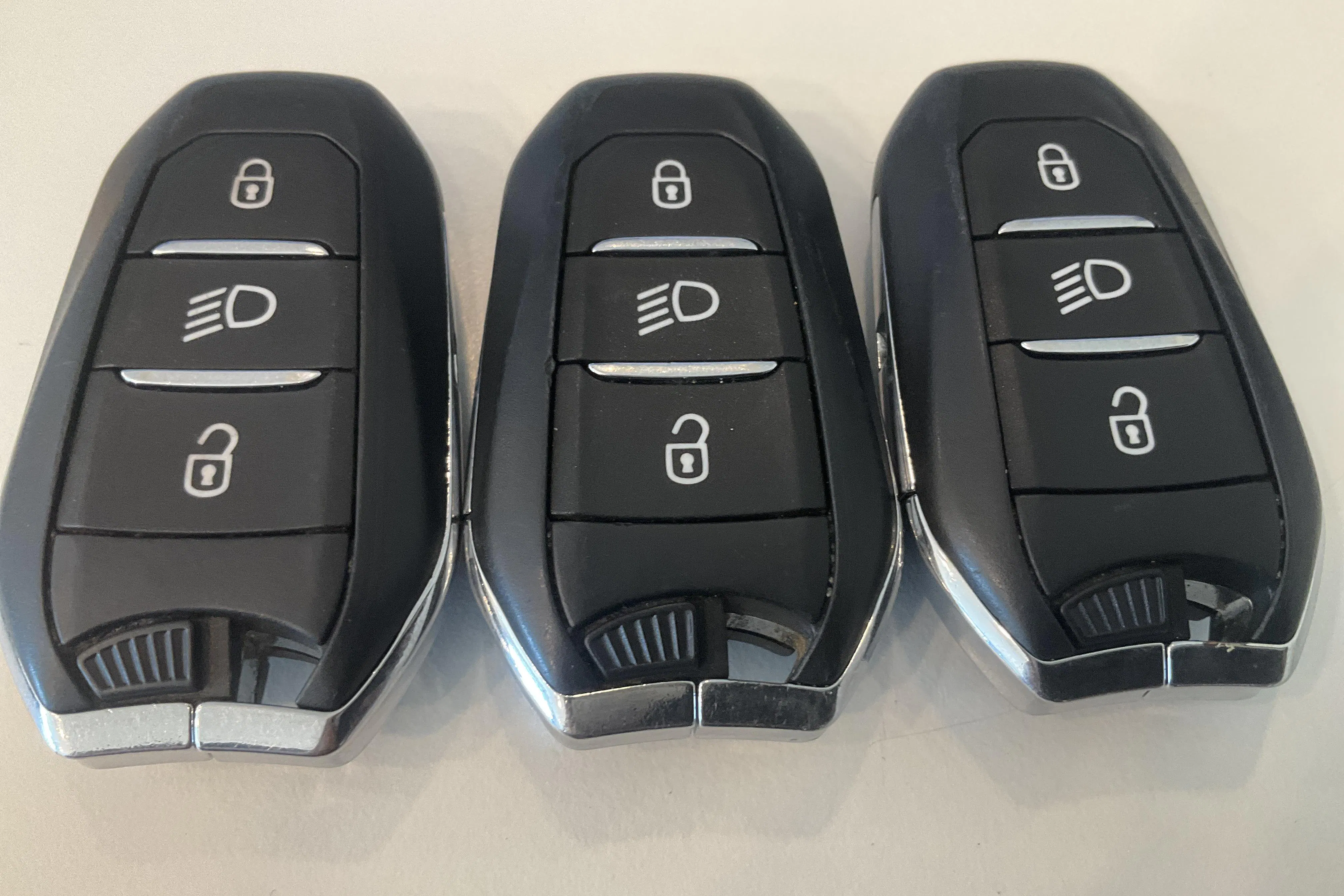 Presentationsfoto 17 av 17: Peugeot 3008 1.2 PureTech (130hk) - 21 554 mil - Automat - vit - 2018