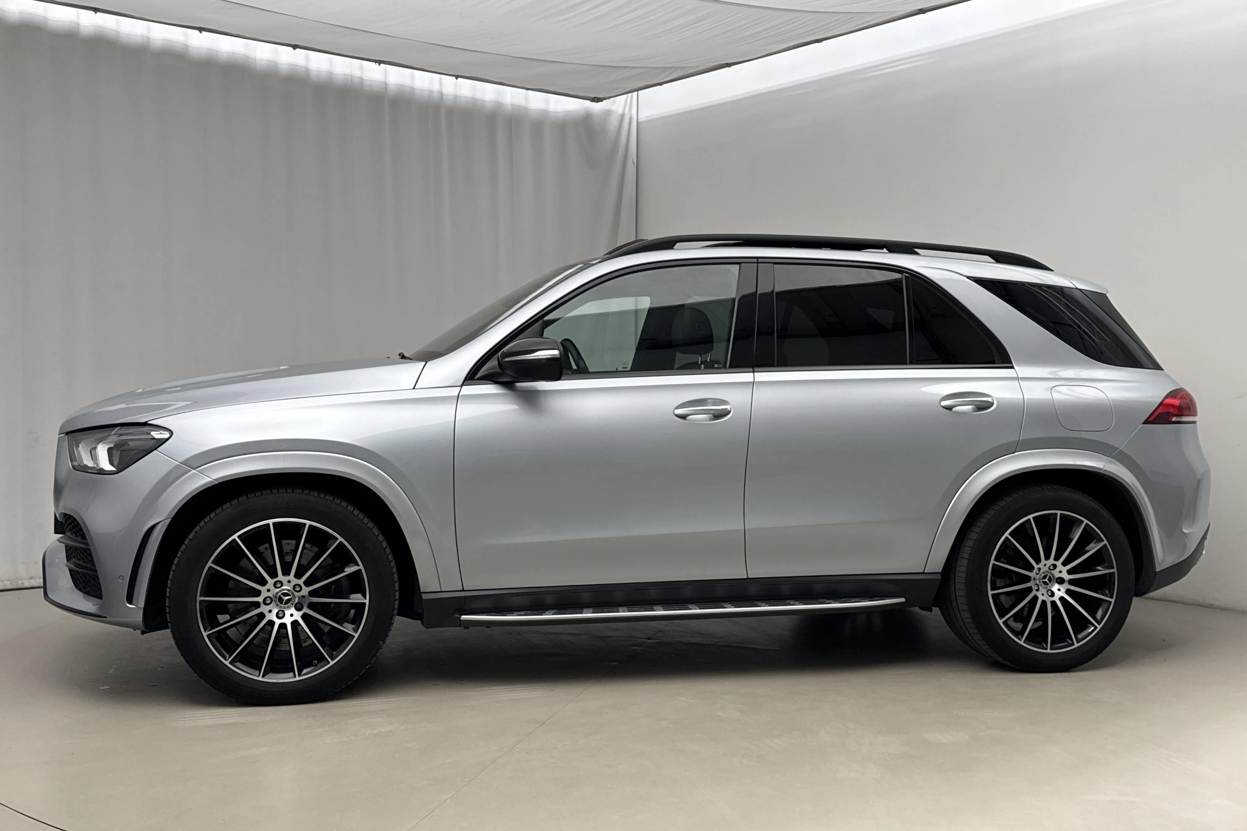 Presentation photo 2 of 25: Mercedes GLE 350 de 4MATIC V167 (306hk) - 135 600 km - Automatic - silver - 2022