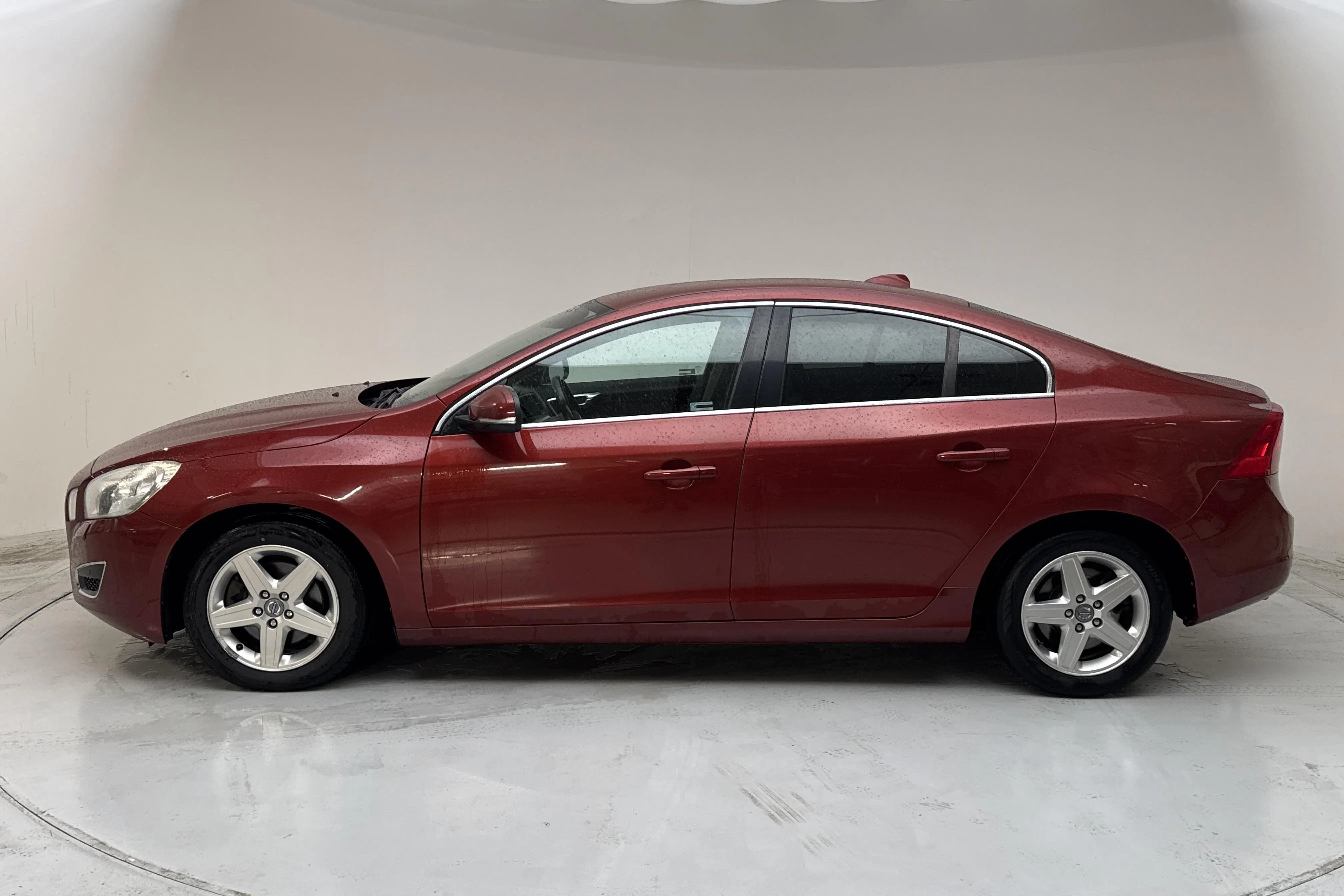 Presentation photo 2 of 14: Volvo S60 D3 (163hk) - 230 050 km - Automatic - red - 2011