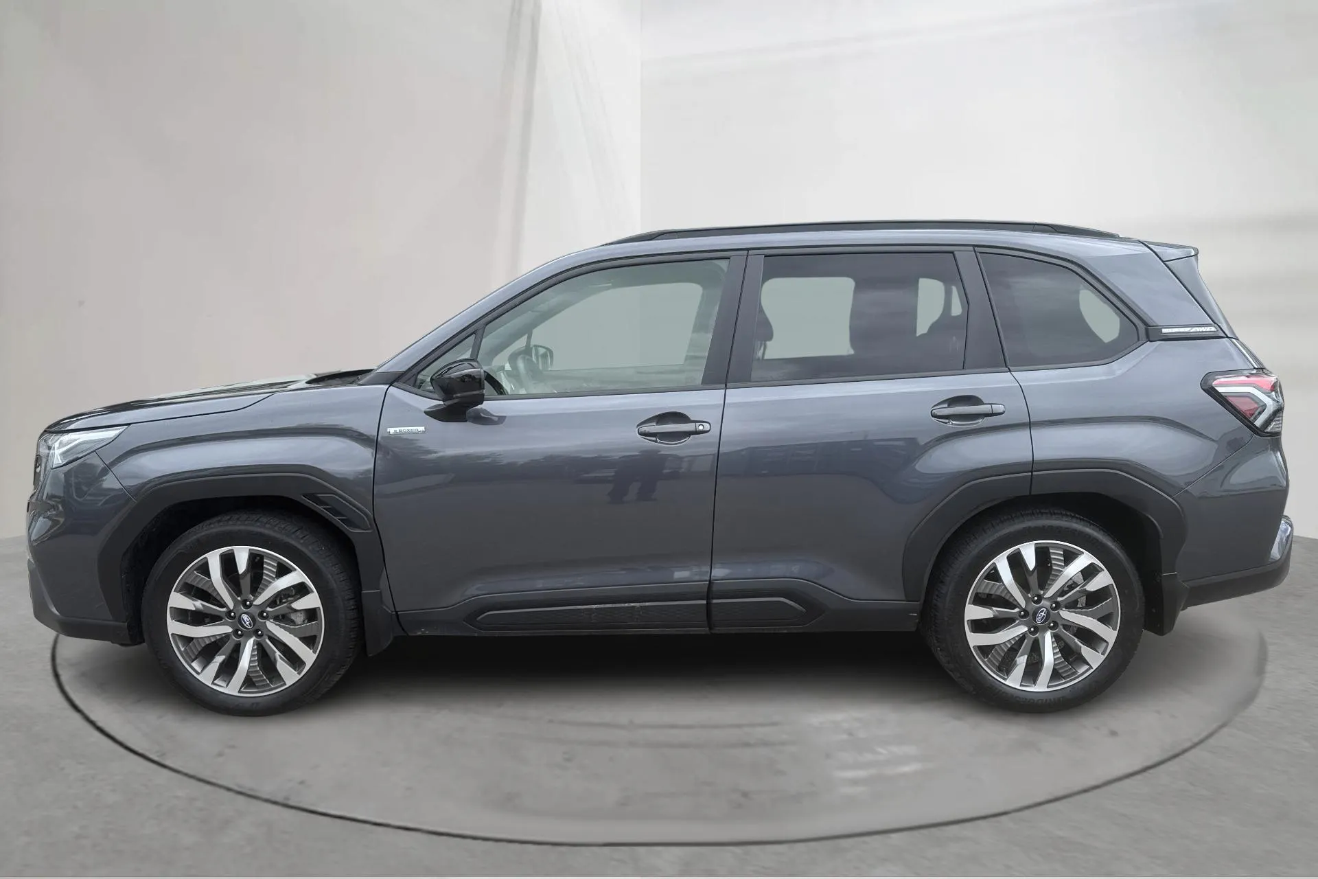Presentationsfoto 2 av 20: Subaru Forester e-Boxer 2.0i XFuel AWD (136hk) - 2 781 mil - Automat - grå - 2025