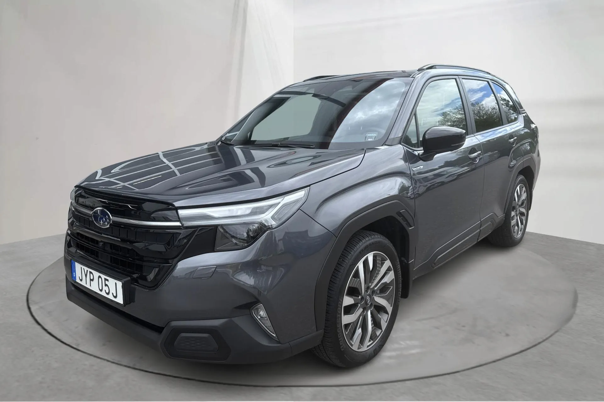 Presentationsfoto 1 av 20: Subaru Forester e-Boxer 2.0i XFuel AWD (136hk) - 2 781 mil - Automat - grå - 2025