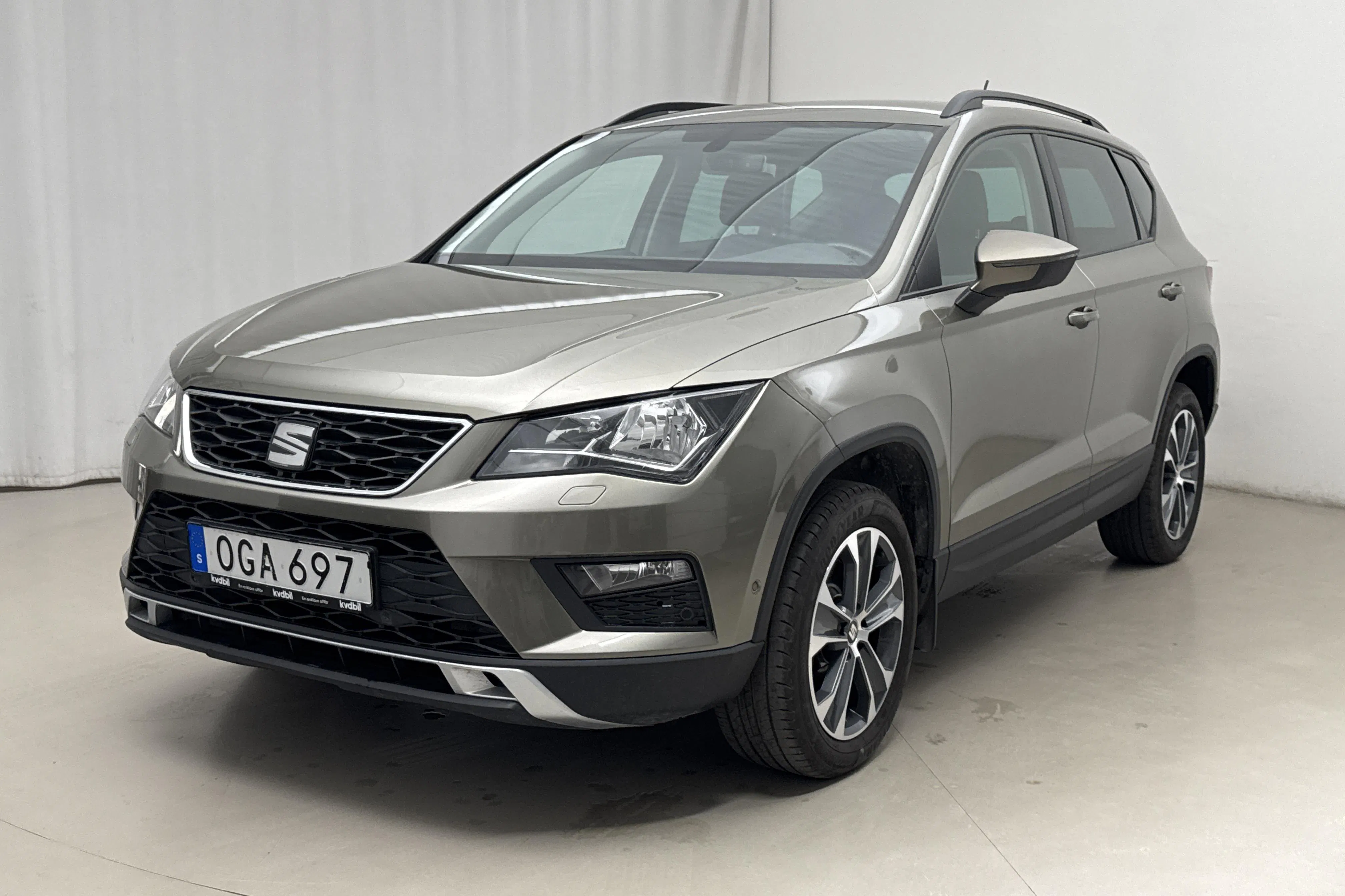 Presentation photo 1 of 17: Seat Ateca 1.0 TSI (115hk) - 14 232 Scandinavian mile - Manual - green - 2017